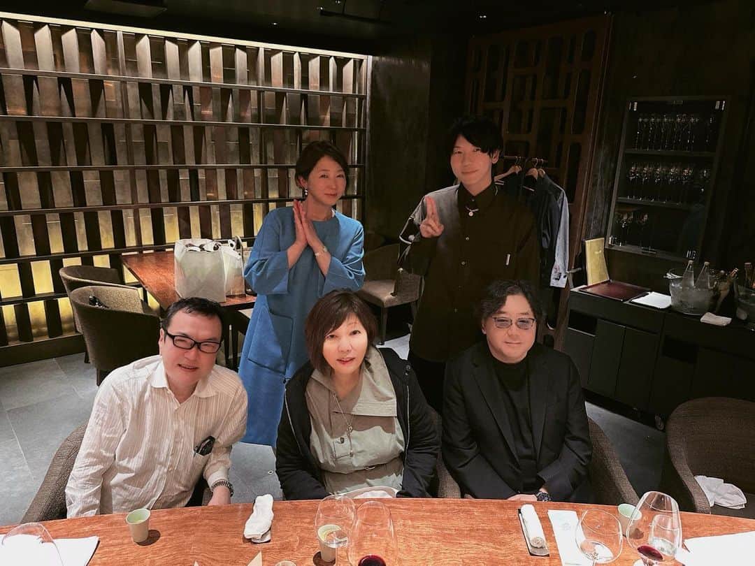 古市憲寿のインスタグラム：「楽しい大人の会でした。インスタグラマーの秋元康さんと、安定の和田秀樹さんと林真理子さんのコンビ、そしてさばさばと和田先生をあしらう中井美穂さん。 #エンジン01」