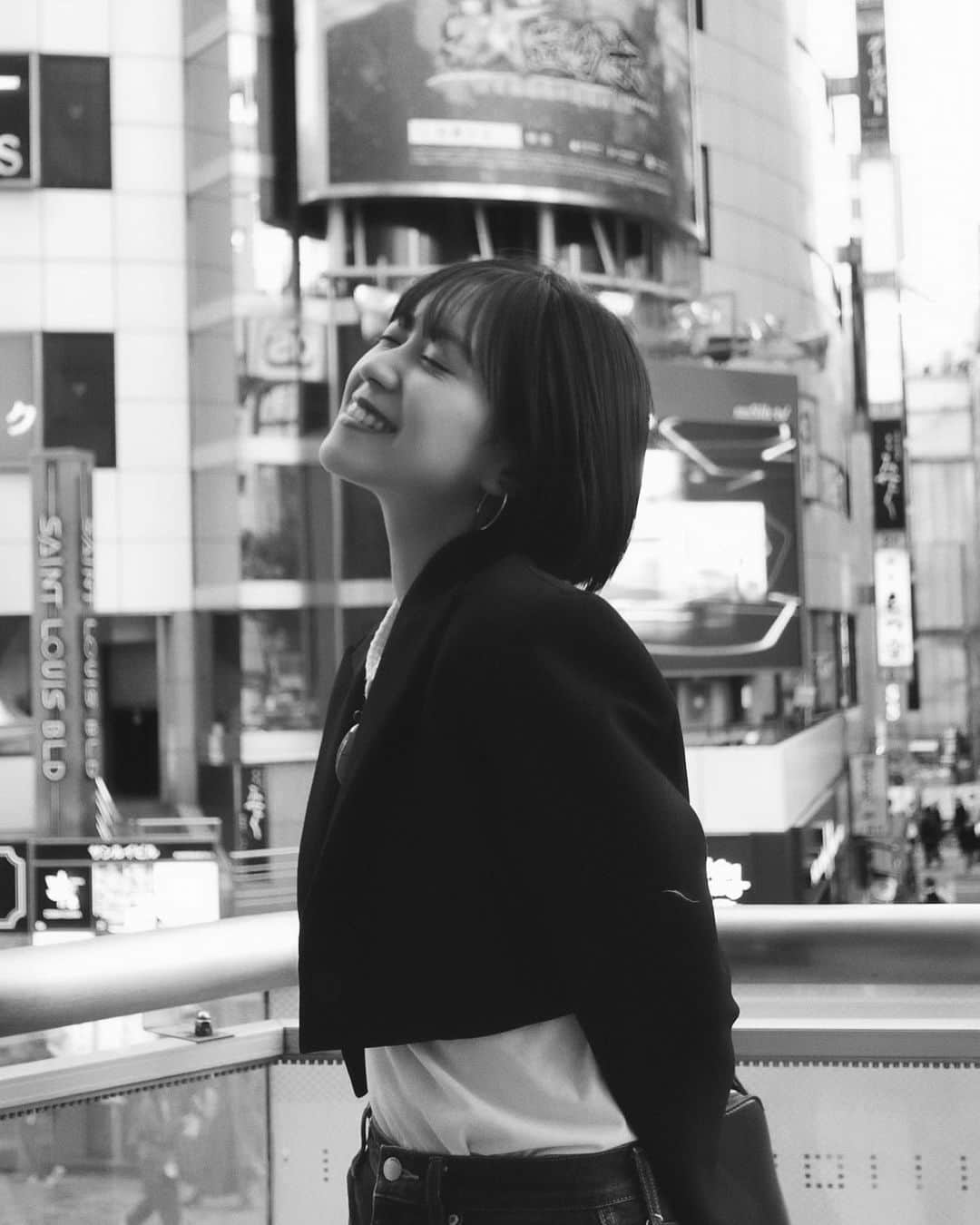 のインスタグラム：「. ミュージカル映画にはまってます🎬  オススメあったら教えてくださいな。  #山田佳奈実」