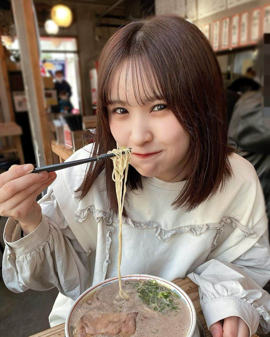 川崎優菜のインスタグラム：「. . 福岡有難うございました🍜  #福岡　#博多　#福岡グルメ  #博多ラーメン　#博多ラーメンだるま　#ラーメン」