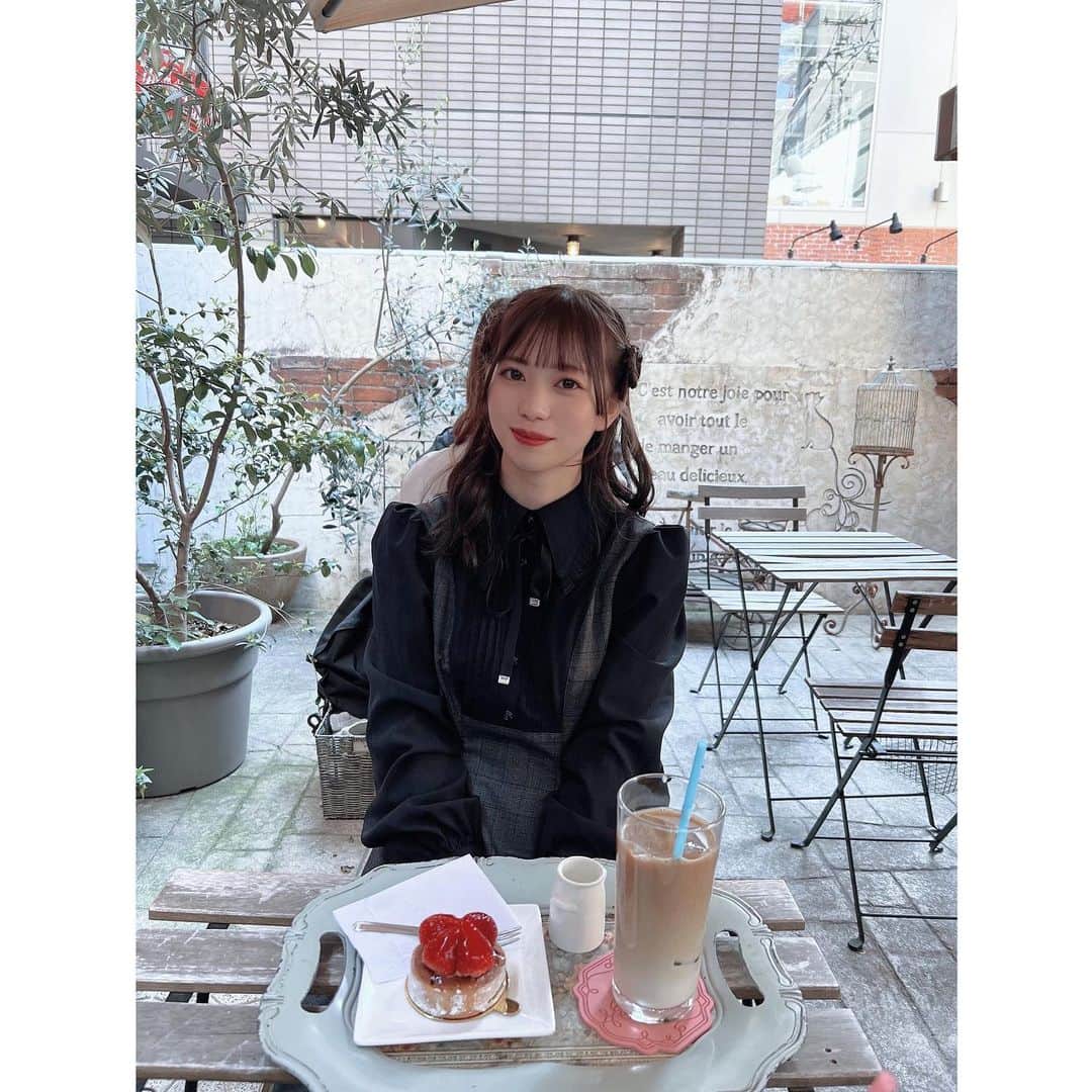 栗山梨奈のグルメインスタ