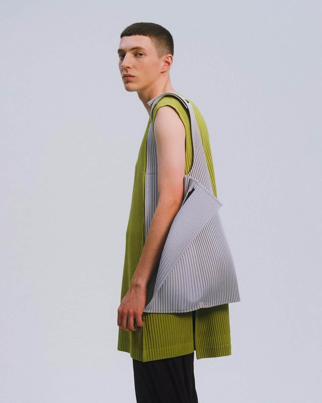 HOMME PLISSÉ ISSEY MIYAKE Official Instagram accountのインスタグラム：「SPRING SUMMER 2023 #hommeplisse_isseymiyake #hommeplisse #isseymiyake」