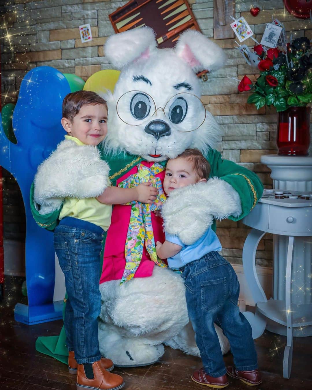 ディーナ・ニコール・コルテーゼさんのインスタグラム写真 - (ディーナ・ニコール・コルテーゼInstagram)「Happy Easter from these two handsome Buckner Boys ! 🐰🐣」4月9日 22時06分 - deenanicole