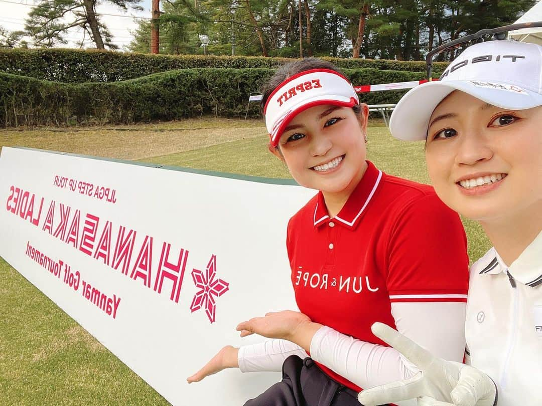 川満陽香理さんのインスタグラム写真 - (川満陽香理Instagram)「Hanasaka Ladies Yanmar Golf Tournament  11位T  私にとっての23年開幕戦  いつも応援してくださるみなさま GOLF5 TIGORA  長寿の里 ブエノスカリン BPカストロール 新倉運送 タイトリストのボール契約をしていただいている、アクシネットジャパン 各位 ありがとうございます！ 今年もよろしくお願いします🙌☺️  去年より良くなってる部分がたくさんあって、これからも楽しみ！  立命館大学時代、会場だった琵琶湖CCではキャディーのアルバイトをさせていただいていました！  コースは大改造で全然違っていましたが、懐かしいスタッフさんにもご挨拶できて嬉しかったです😊  試合前にはゴルフ部のOBOG会の会長、監督はじめ先輩方と食事会もしていただきました！  ジュリア @julia.kurata と信楽焼体験も行きました♪焼き上がり楽しみ♪」4月9日 22時27分 - hikari.kawamitsu