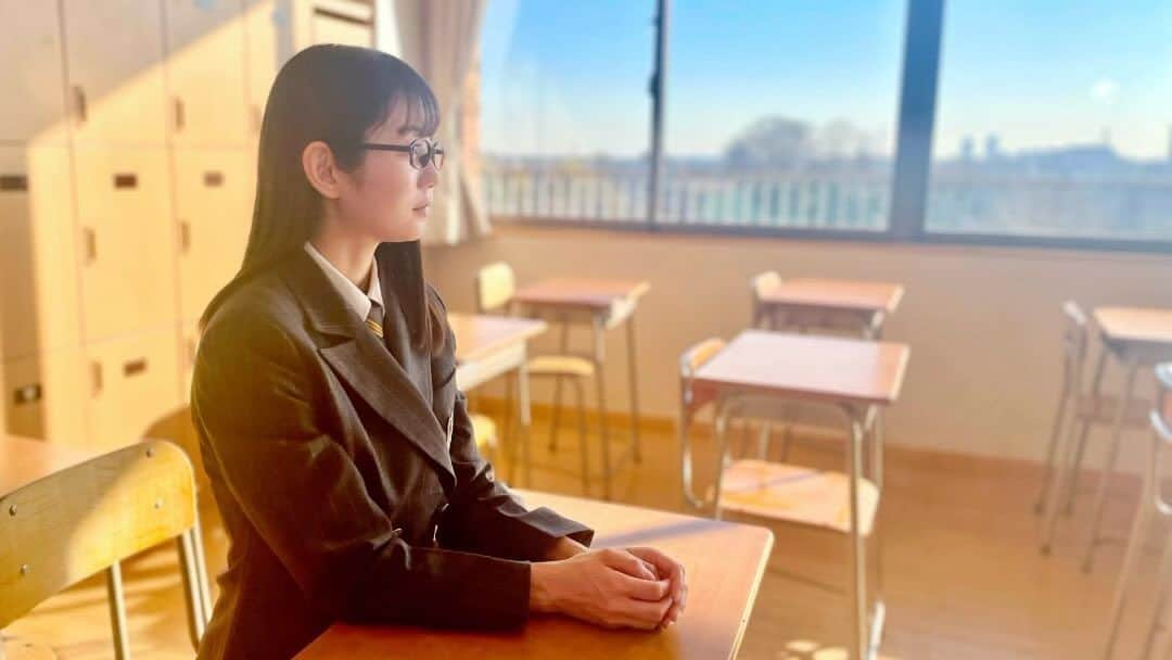 森田涼花のインスタグラム：「🎓 劇中歌「明日の卒業生たち」がDVD豪華版に収録。 ※４月中の早期予約をされた方のみの特典となります。 (18才の頃の沙雪が歌ったデモ曲)  歌：山崎沙雪（森田涼花）」