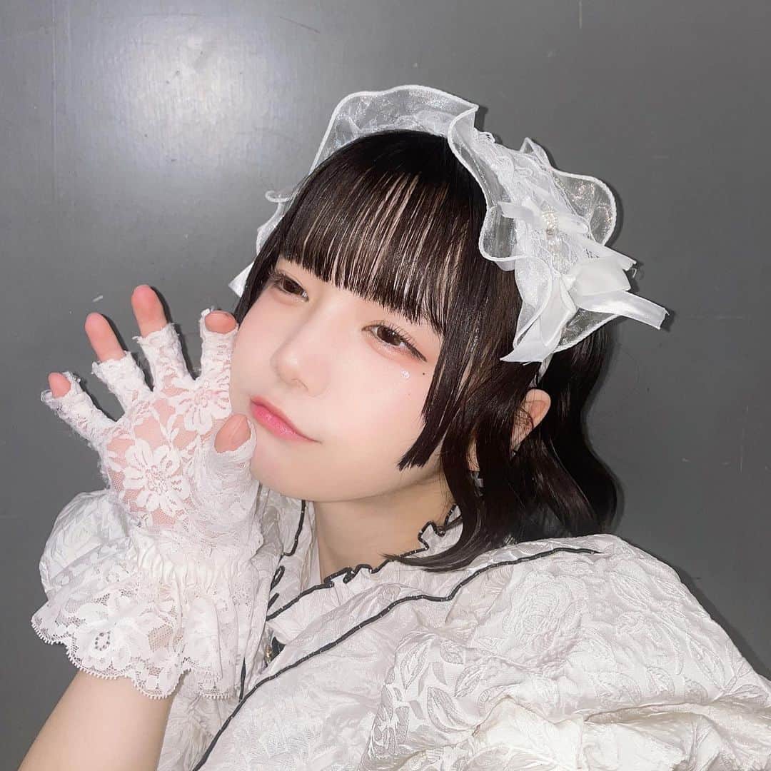 あいすさんのインスタグラム写真 - (あいすInstagram)「ころころガールMVみてね📺♪」4月9日 22時38分 - ice_icol