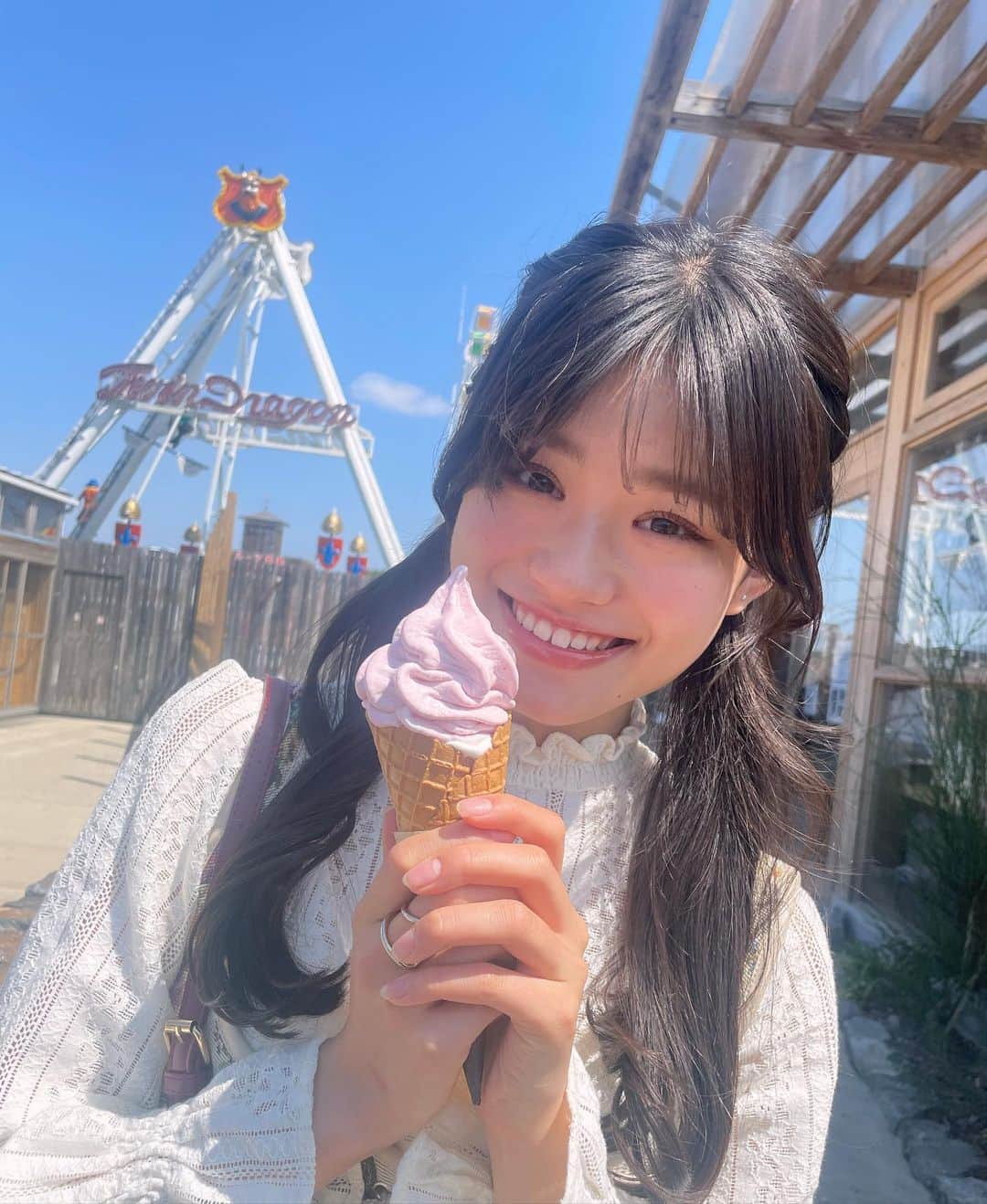 平日菜向のインスタグラム：「おいしー🍓🤍」