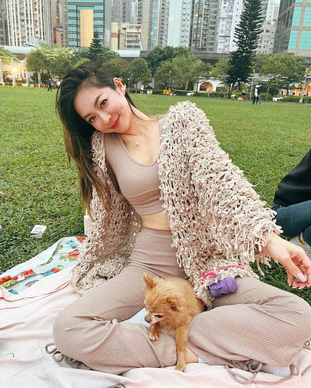 松岡李那のインスタグラム：「Easter picnic 🧺🐣🐰💓 Happy gathering 🥰🌸🌸🌸」