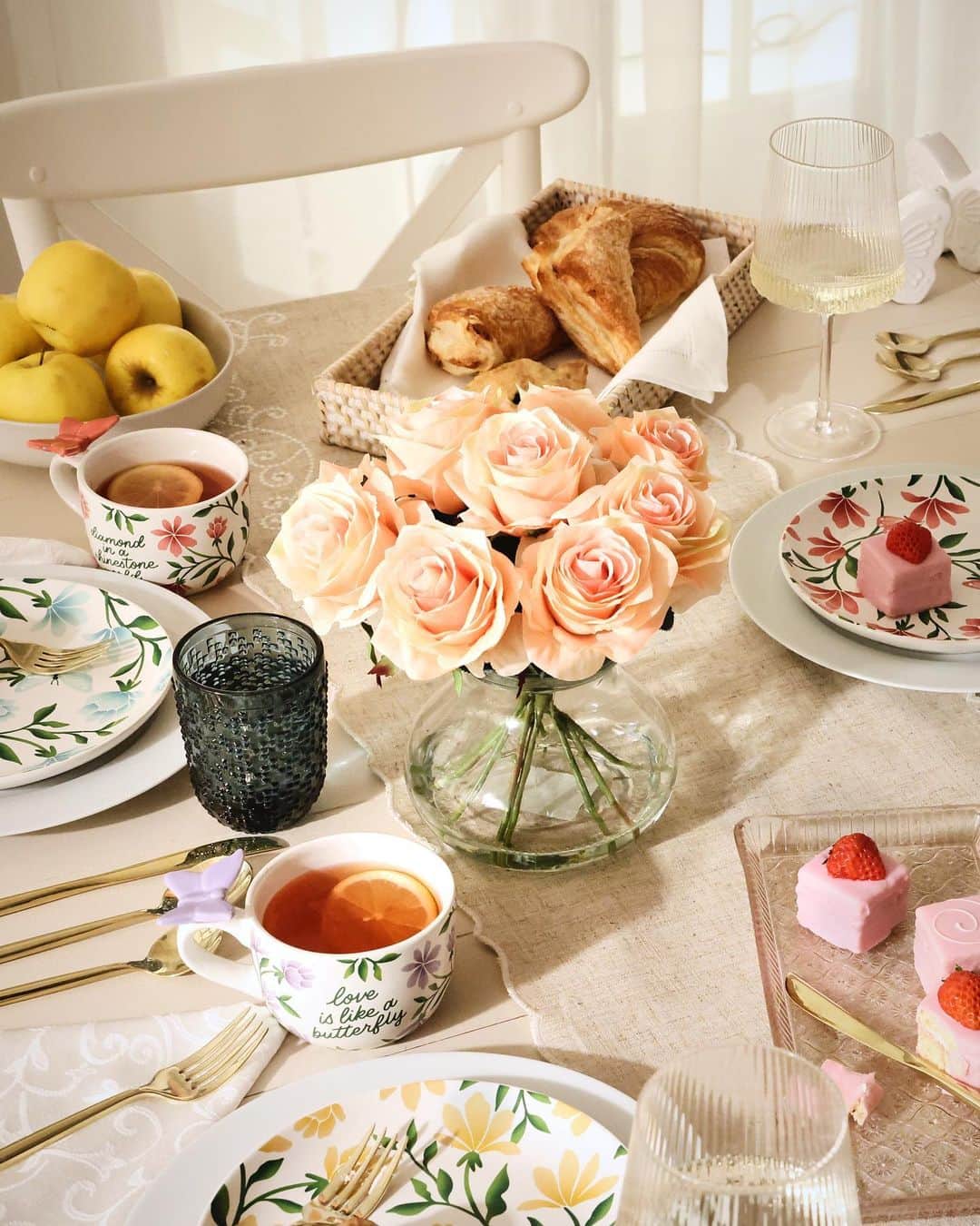 Macy'sのインスタグラム：「Happy Easter! We hope you’re celebrating with loved ones and enjoying the holiday.」