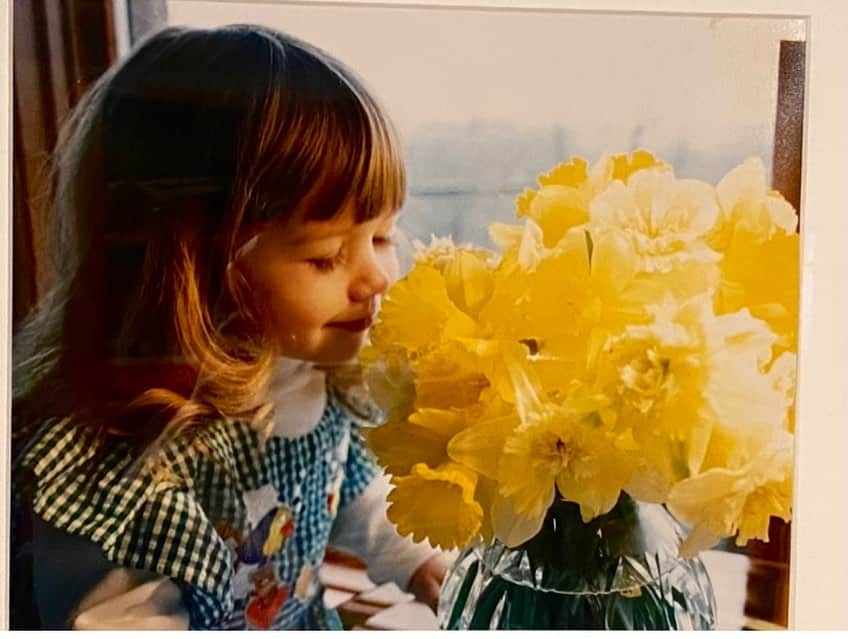 キャサリン・マクナマラさんのインスタグラム写真 - (キャサリン・マクナマラInstagram)「Hoppy #Easter, bunnies! Some things never change… Hope you have an egg-cellent day! 🐥🌼🍬」4月9日 23時30分 - kat.mcnamara