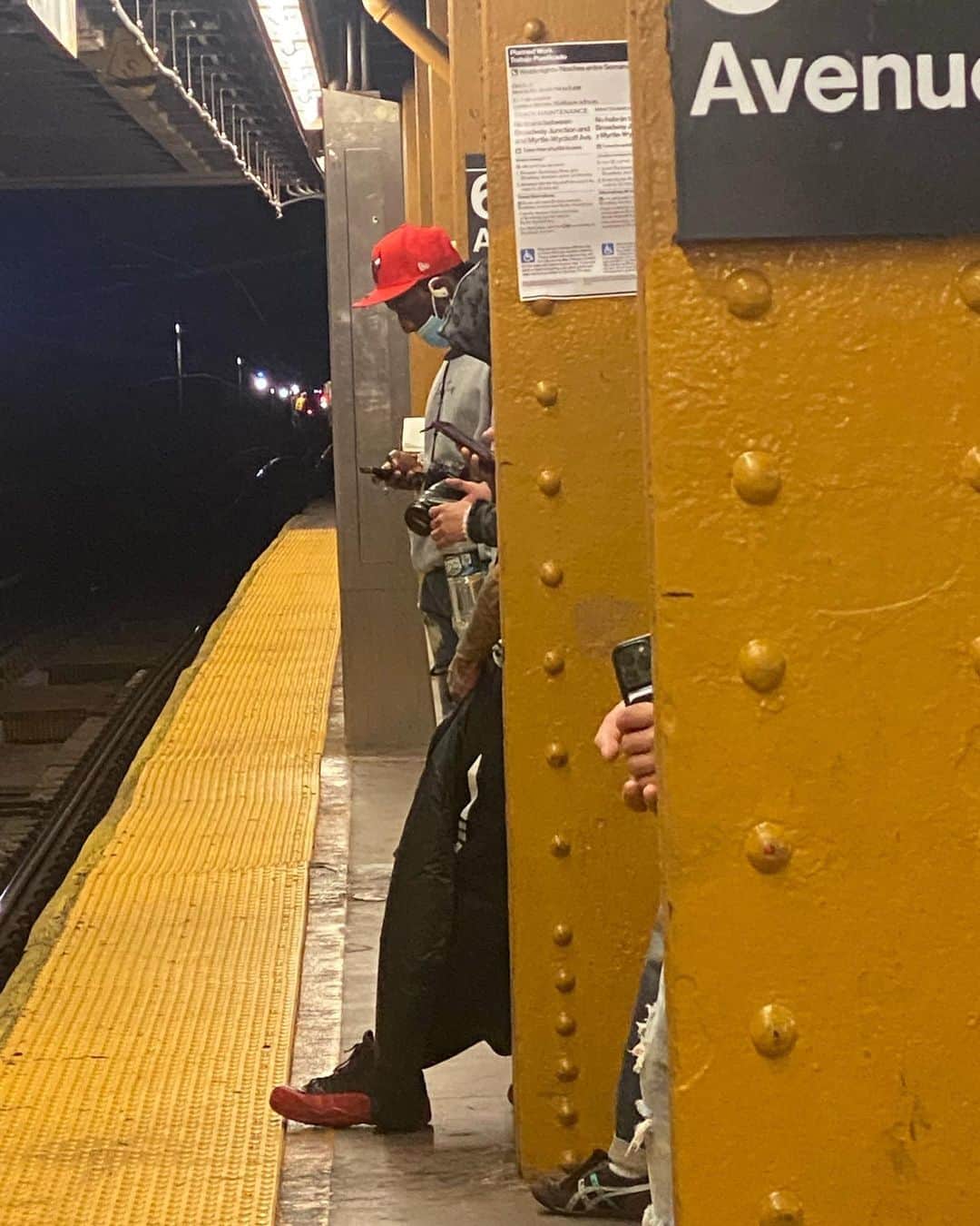 コール・スプラウスのインスタグラム：「Sometimes a duel writes itself. True assassins, the advanced duelist knows to conceal their presence and body language as much as possible. The fidgeting and double take is the context of a duel often unseen to this audience, and is usually the first indication that it’s time to unholster my trusty pistol from my lint filled pocket and assume the position. A Californian would describe the body language as “a strange vibe.” But I know what it really is: fear and shame. For anyone with common sense, it is awkward and obvious when you take a picture of a complete stranger. It is easier in many cases, to avoid eye contact altogether, so as not to rouse suspicion. I’m actually quite a fan of this approach. Low impact and, frankly, just fucken funny. Like where’s Waldo sans whimsy.   Whatever, wherever, whoever you are. Just know that I saw you. I saw you and your sweaty shameful knuckles. And maybe one day we can shake hands and atone for our decisions. Or maybe that’s just an Easter wish. Until then, happy celebrations to all, and happy dueling.  #cameraduels #missedconnections #knucklesontheLtrain」