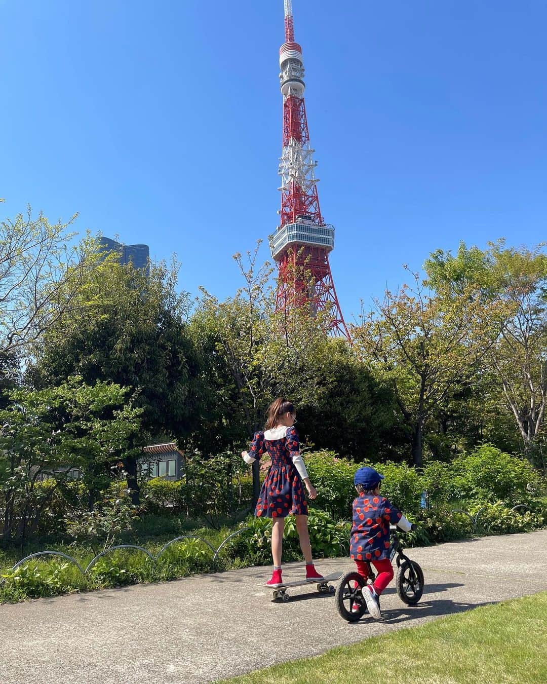 SEIRAのインスタグラム：「姉弟でお揃いの🍓❤️💙」