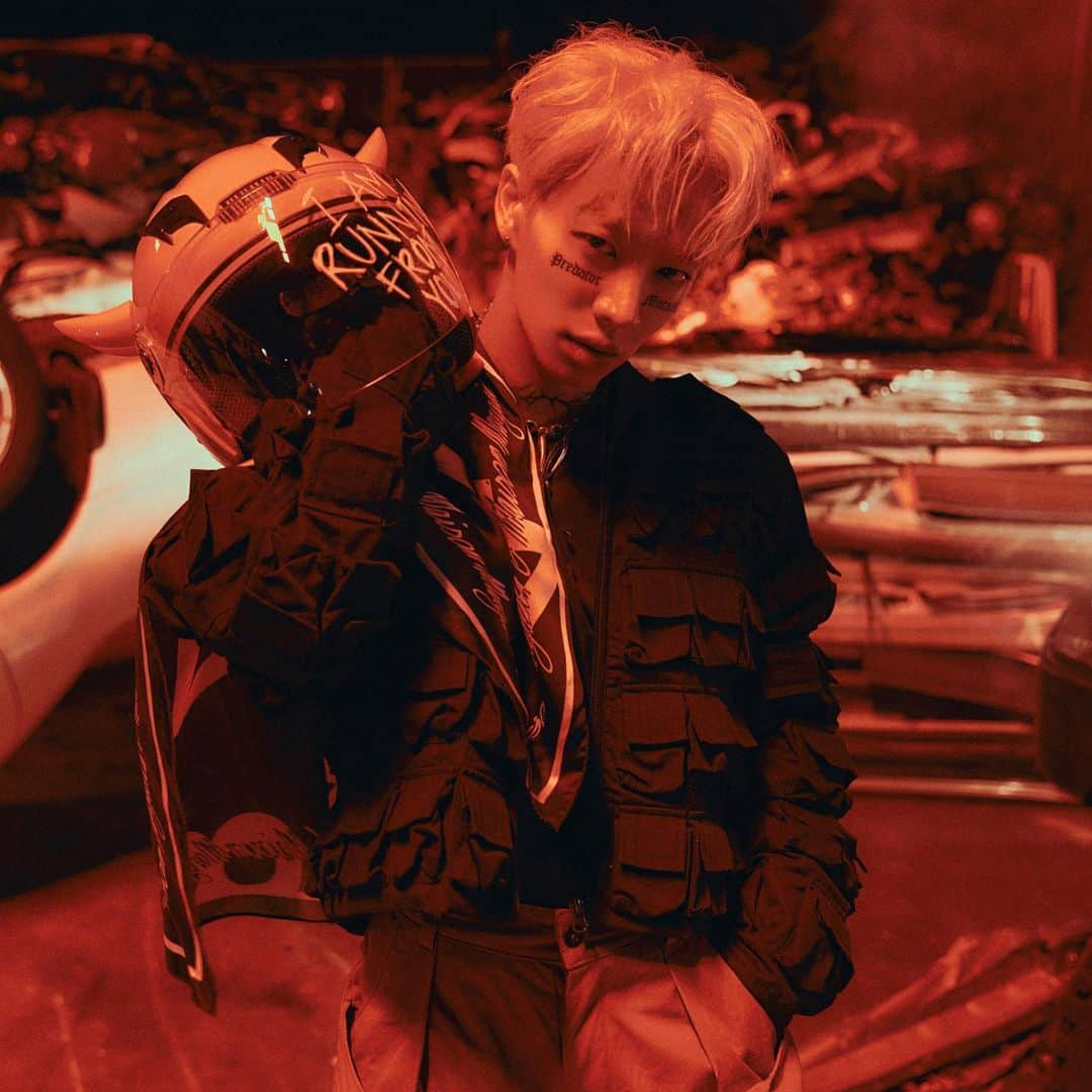 HIGHLIGHTさんのインスタグラム写真 - (HIGHLIGHTInstagram)「LEE GI KWANG THE 1st FULL ALBUM [PREDATOR] CONCEPT PHOTO 3. HUNT Ver. 2023. 04. 17. 18:00  🔺 aroundusent.com  #하이라이트 #HIGHLIGHT #이기광 #LEEGIKWANG #PREDATOR #프레데터」4月10日 0時05分 - ent_aroundus