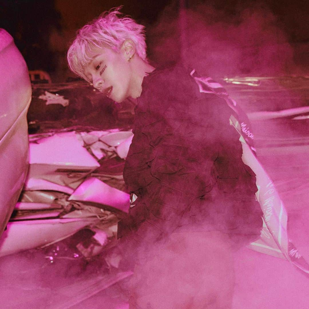 HIGHLIGHTさんのインスタグラム写真 - (HIGHLIGHTInstagram)「LEE GI KWANG THE 1st FULL ALBUM [PREDATOR] CONCEPT PHOTO 3. HUNT Ver. 2023. 04. 17. 18:00  🔺 aroundusent.com  #하이라이트 #HIGHLIGHT #이기광 #LEEGIKWANG #PREDATOR #프레데터」4月10日 0時05分 - ent_aroundus