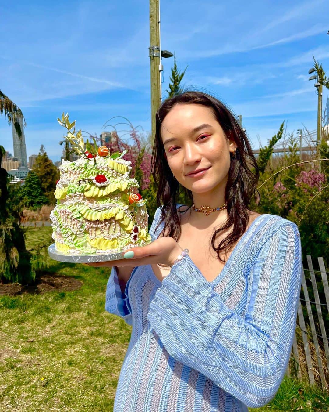 松岡モナのインスタグラム：「Happy Easter💛💞🐇🥰 Yesterday was full of some new favorite moments of my pregnancy🥹🌸🤰🏻 All my girlfriends came out and enjoyed the sun with me to celebrate my baby boy🥹💙💛 He is already soooooooo loved and I know he feels it so much too🥰🌱💞 Felt so spoiled with all the gifts😱🥹 So blessed to have you girls in my life and to have such a great support system🥹❤️‍🔥 Having you guys there literally makes my pregnancy so worth it and makes me so excited for the new memories we are gonna create🥹❤️‍🔥🥰 Love you girls 🥹❤️‍🔥」