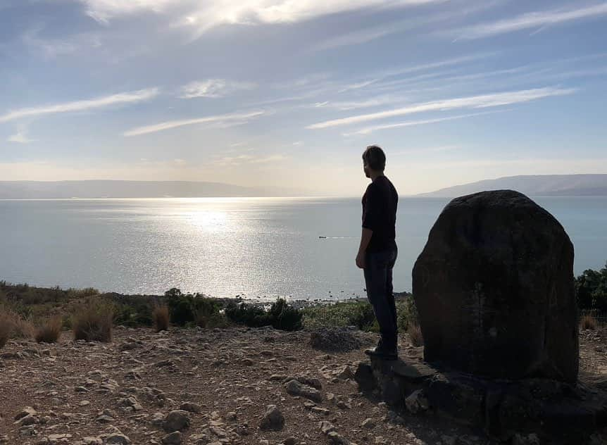 デレク・ハフさんのインスタグラム写真 - (デレク・ハフInstagram)「On this Easter Sunday I reflect on my experience in Jerusalem, The Dead Sea, Sermon on the Mount, Sea of Galilee and a place thought to be where Jesus was resurrected.   Indeed, the story of Jesus is truly fascinating and inspiring, regardless of one's beliefs or religious affiliations.  At its core, it is a story about love, compassion, and standing up for what is right.  Jesus was a rebel in his time, challenging the traditional norms and beliefs of his society. He preached a message of love and inclusion, which was radical and groundbreaking at the time.  He reached out to those who were marginalized and castaways, and showed them that they too were loved and valued.  One of the most powerful lessons we can learn from the story of Jesus is the importance of standing up for what is right, even when it is difficult or unpopular. Jesus held true to his beliefs, even when it meant going against the established order and risking his own safety.  Another important lesson we can learn is the power of compassion and empathy. Jesus showed love and compassion to all, regardless of their background or circumstances. He looked beyond the surface and saw the humanity in each person he encountered.  Ultimately, the story of Jesus is one of hope and redemption. It reminds us that even in the darkest of times, love and compassion can conquer hate and division. Whether we are religious or not, we can all strive to live by these examples and make the world a better place for everyone.」4月10日 0時57分 - derekhough