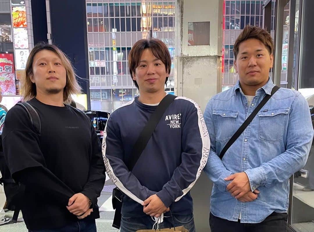 平田一喜さんのインスタグラム写真 - (平田一喜Instagram)「去年末以来の3人🌞  #プロレス #プロレスリング #プロレスラー #DDTプロレス  #professionalwrestling #Prowrestler #美容男子 #美容好き #筋肉男子 #肉体改造 #diet #脱毛 #Workout #筋肉 #muscle #bodymake #美容 #ddtpro #平田 #平田一喜 #kazukihirata」4月10日 0時50分 - parakissk