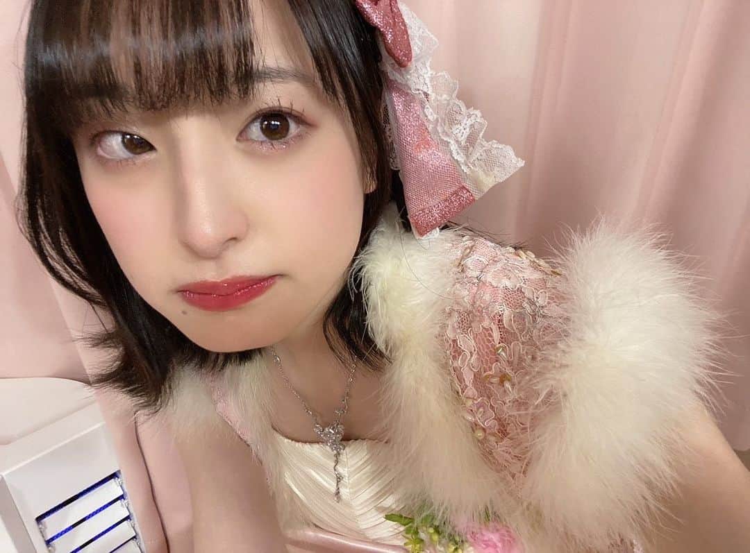 川原美咲さんのインスタグラム写真 - (川原美咲Instagram)「🎀☁️🪶 ・ ひまわりが咲くと ドキドキするね💓💓 ・ ・ ・ ・ 何枚目派ですか？？ ・ ・ ・  #ガラスのiloveyou #アイドル衣装 #akb48 #akb衣装 #骨格ナチュラル #チーム8 #チーム8好きな人と繋がりたい #akb48チーム8 #チーム８ #team8 #会いに行くアイドル #akb48劇場 #akb48劇場公演」4月10日 0時50分 - misaki_888_sagasaikou