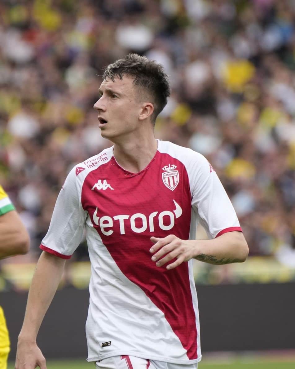 ASモナコのインスタグラム：「𝗠𝗶-𝘁𝗲𝗺𝗽𝘀 ⏸️  Une première période parfaitement maitrisée par nos Rouge & Blanc ✊  ⏸️ 0-2  #FCNASM」