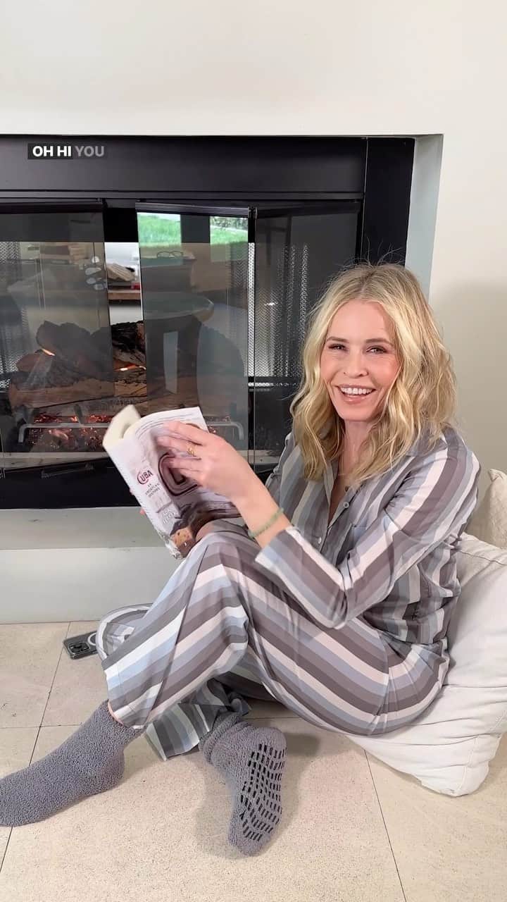チェルシー・ハンドラーのインスタグラム：「Give the people a 4-day work week.」