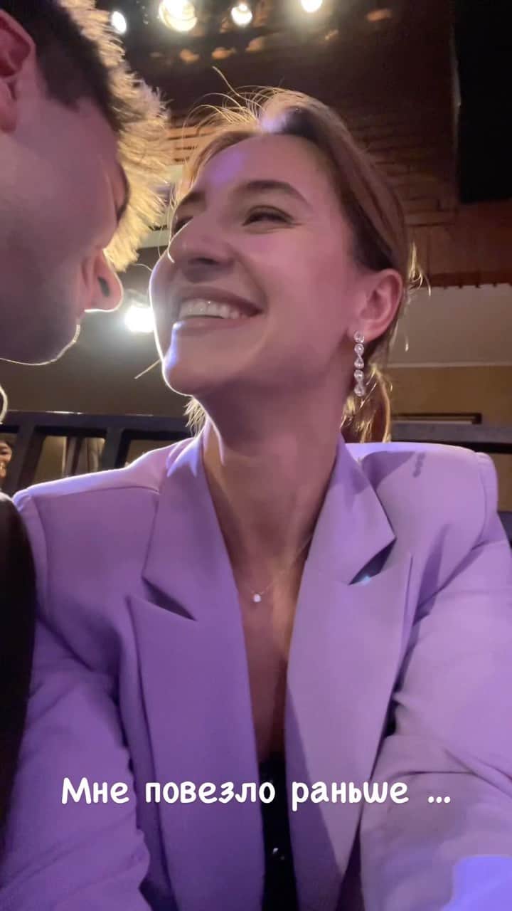 ヤナ・イグリアンのインスタグラム：「Нет ничего лучше чем быть любимой женой и счастливой мамой !  Мне повезло !! Я сорвала Джек пот когда встретила своего будущего мужа !)   Интересно вам было бы узнать как мы познакомились с мужем ?!」