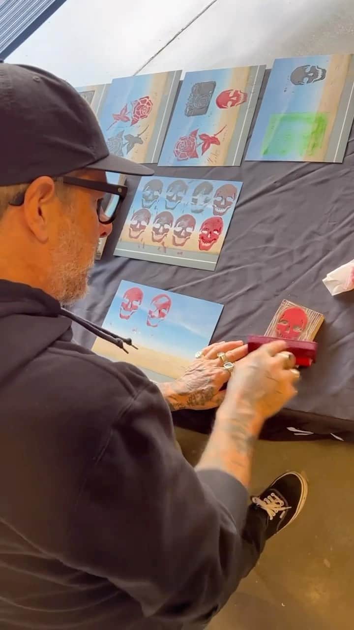 Stanceのインスタグラム：「Thanks for stopping by SD. 👊🎨🧦  Yesterday we celebrated the launch of @markoblow’s limited edition zine across all Stance Stores.  Stop by while supplies last.  #stancesocks #punksandpoets #stitcheddifferent」