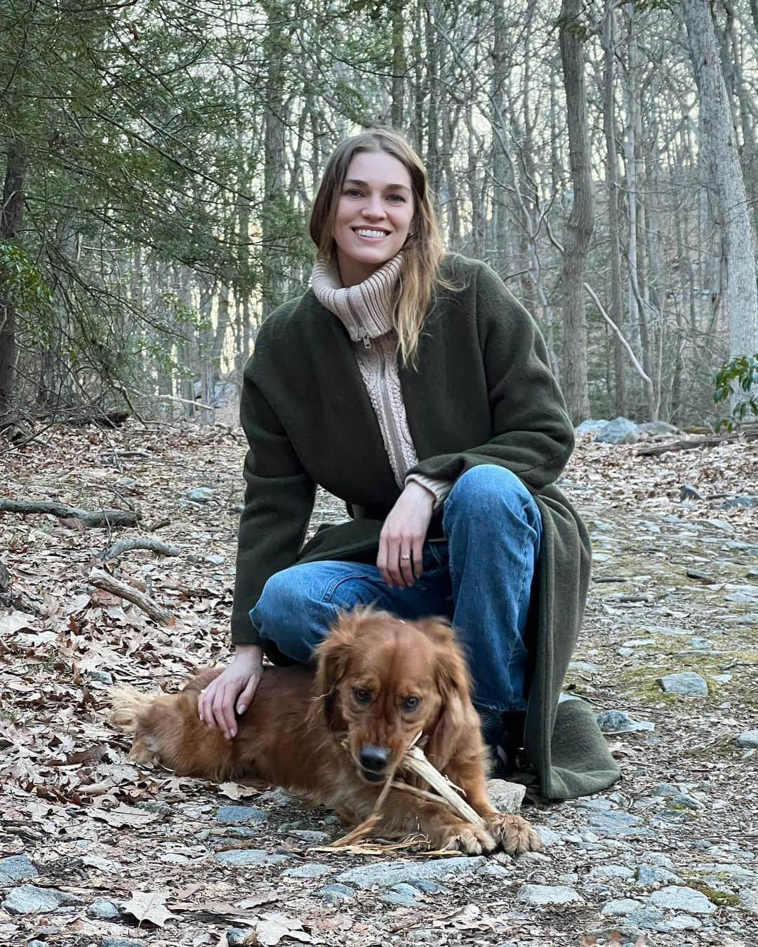 サマンサ・グラドヴィルさんのインスタグラム写真 - (サマンサ・グラドヴィルInstagram)「Happiest when in nature 🌿🍃 #hoppyeaster #dogmomlife #upstateny」4月10日 1時56分 - samgradoville