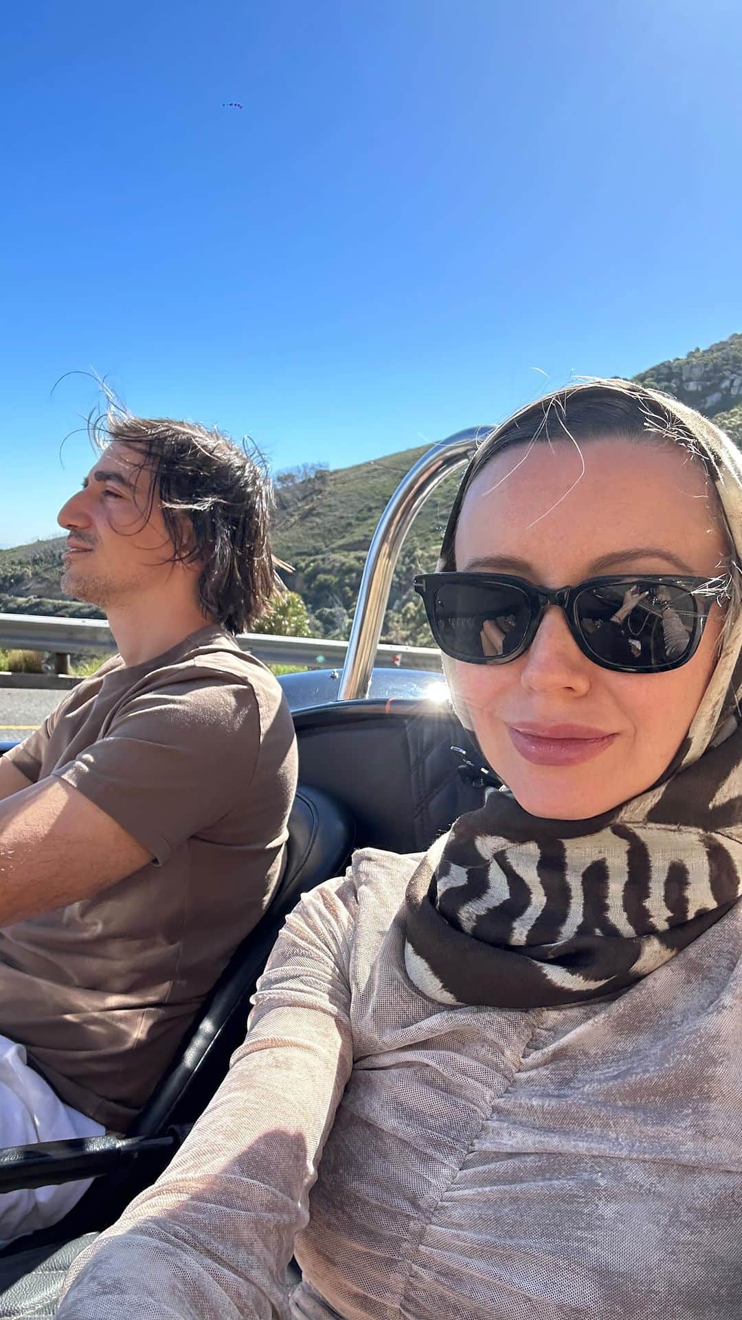 Nataly Osmannのインスタグラム：「South Africa trip. 😍You ask me a lot about relationships. How to build them healthy, how to maintain a deep emotional connection… would you like me to take a separate look at this topic? Открываю ящик Пандоры 😅 за 12 лет есть чем поделиться. Вы много меня спрашиваете про отношения. Как их строить здоровыми, как поддерживать глубокую эмоциональную связь… хотите, чтобы я отдельно разобрала эту тему? Фрагменты нашей прекрасной Африки」
