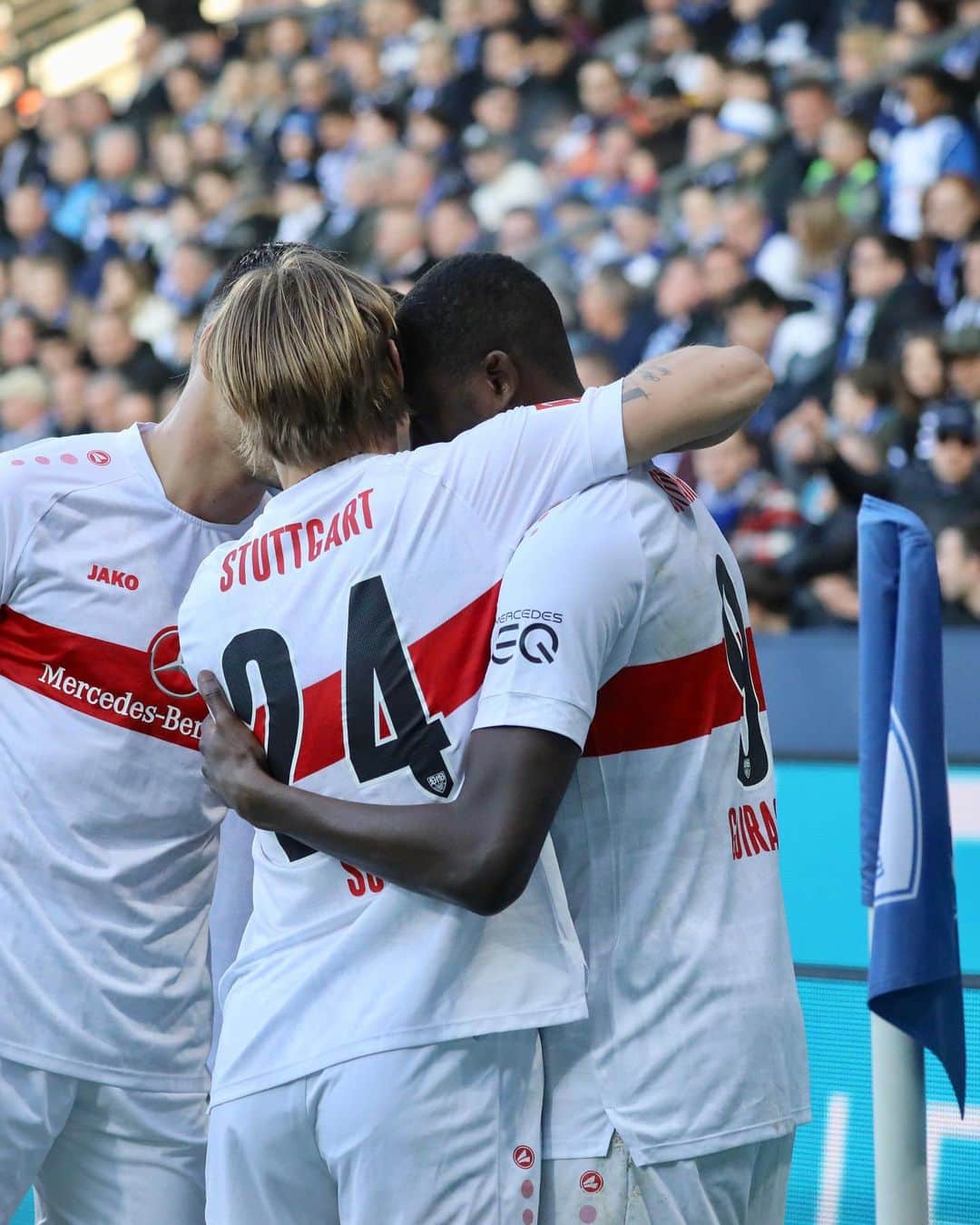 VfBシュトゥットガルトさんのインスタグラム写真 - (VfBシュトゥットガルトInstagram)「‼️‼️ AUS. WÄRTS. SIEG. ‼️‼️ Jaaaaa, so wichtig!! _ #VfB #BOCVfB 2:3 #vfbstuttgart #vfbstuttgart1893 #auscannstatt #furchtlosundtreu #VfBInsta」4月10日 2時33分 - vfb