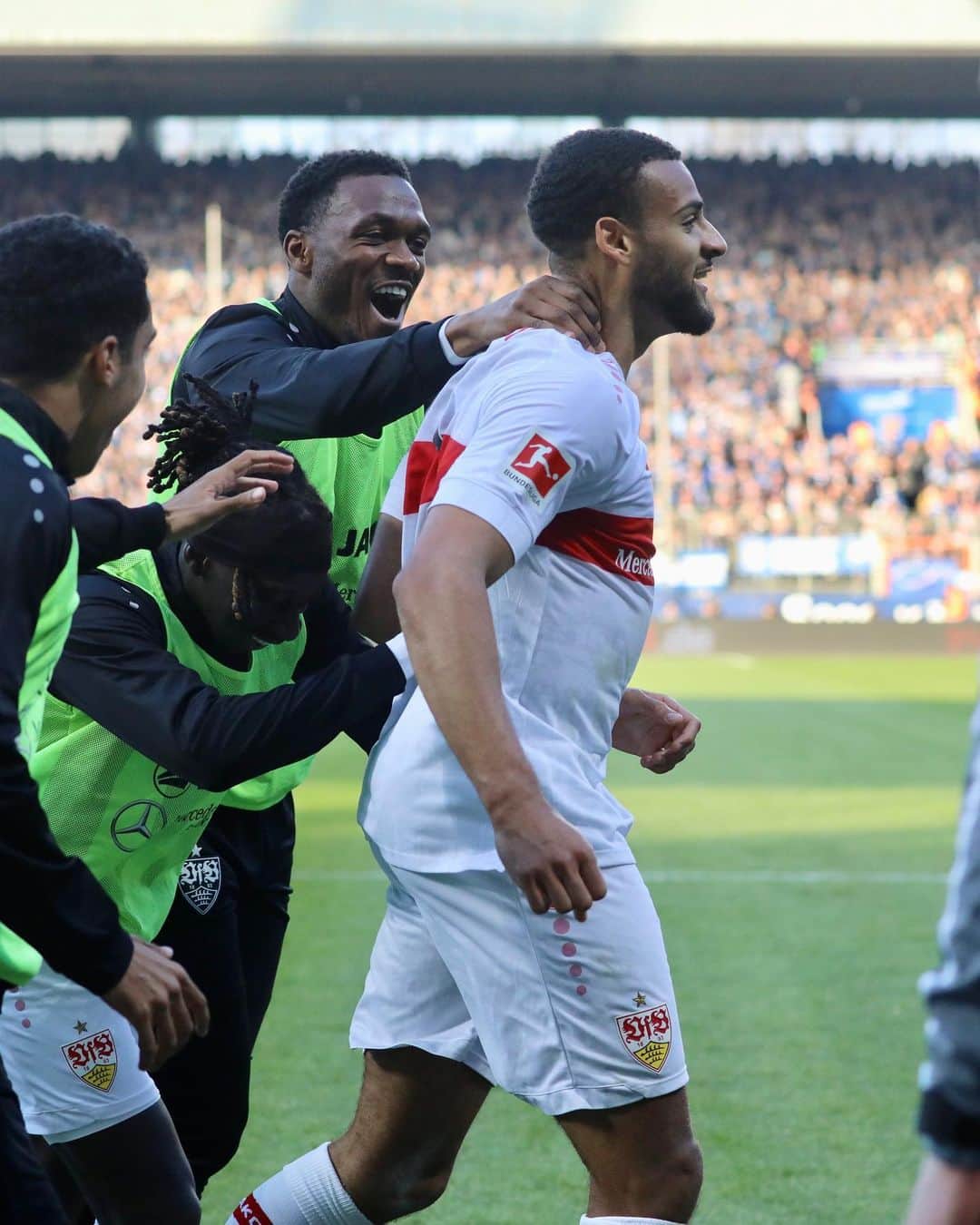VfBシュトゥットガルトさんのインスタグラム写真 - (VfBシュトゥットガルトInstagram)「‼️‼️ AUS. WÄRTS. SIEG. ‼️‼️ Jaaaaa, so wichtig!! _ #VfB #BOCVfB 2:3 #vfbstuttgart #vfbstuttgart1893 #auscannstatt #furchtlosundtreu #VfBInsta」4月10日 2時33分 - vfb