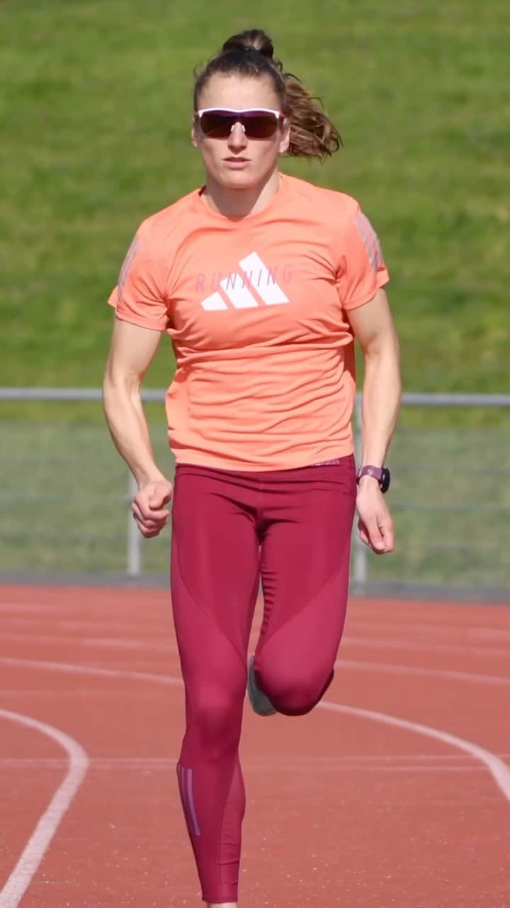 Amandine BROSSIERのインスタグラム：「Qui dit retour du soleil, dit retour des lunettes 😎 Une bonne séance hier qui vient clôturer la semaine 💪🏻 avant le départ en stage mardi pour 15 jours à la Réunion 🇷🇪  🎥 @theobarillerk  #trackandfield #trainingcamp #sprint #angers」