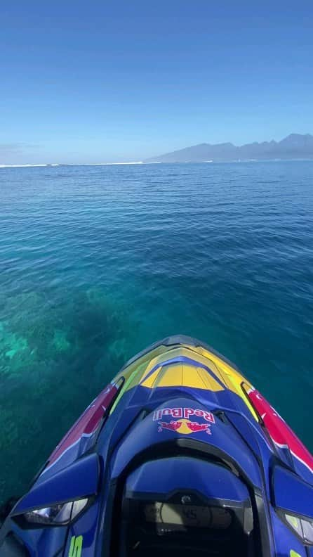 ミシェル・ボレーズのインスタグラム：「Just a normal day at the office 😋 @seadoo  #seadoolife」