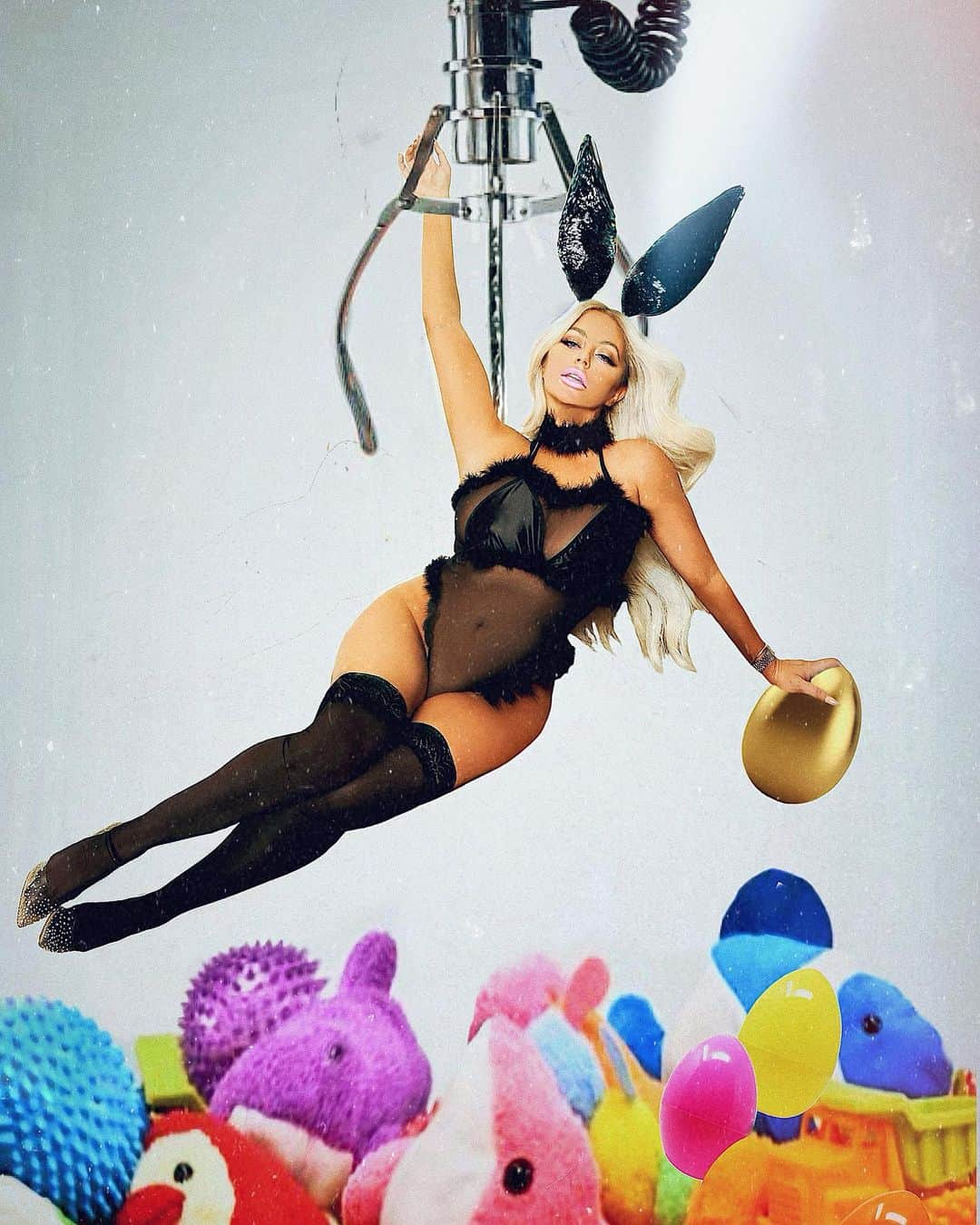 オーブリー・オデイさんのインスタグラム写真 - (オーブリー・オデイInstagram)「always hold on to real assets. #happyeaster」4月10日 3時01分 - aubreyoday