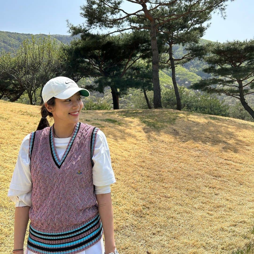 ソン・ダムビさんのインスタグラム写真 - (ソン・ダムビInstagram)「너무 잘 치는 언니랑 형부⛳️😆 즐거웠어요⛳️❤️」4月10日 14時07分 - xodambi