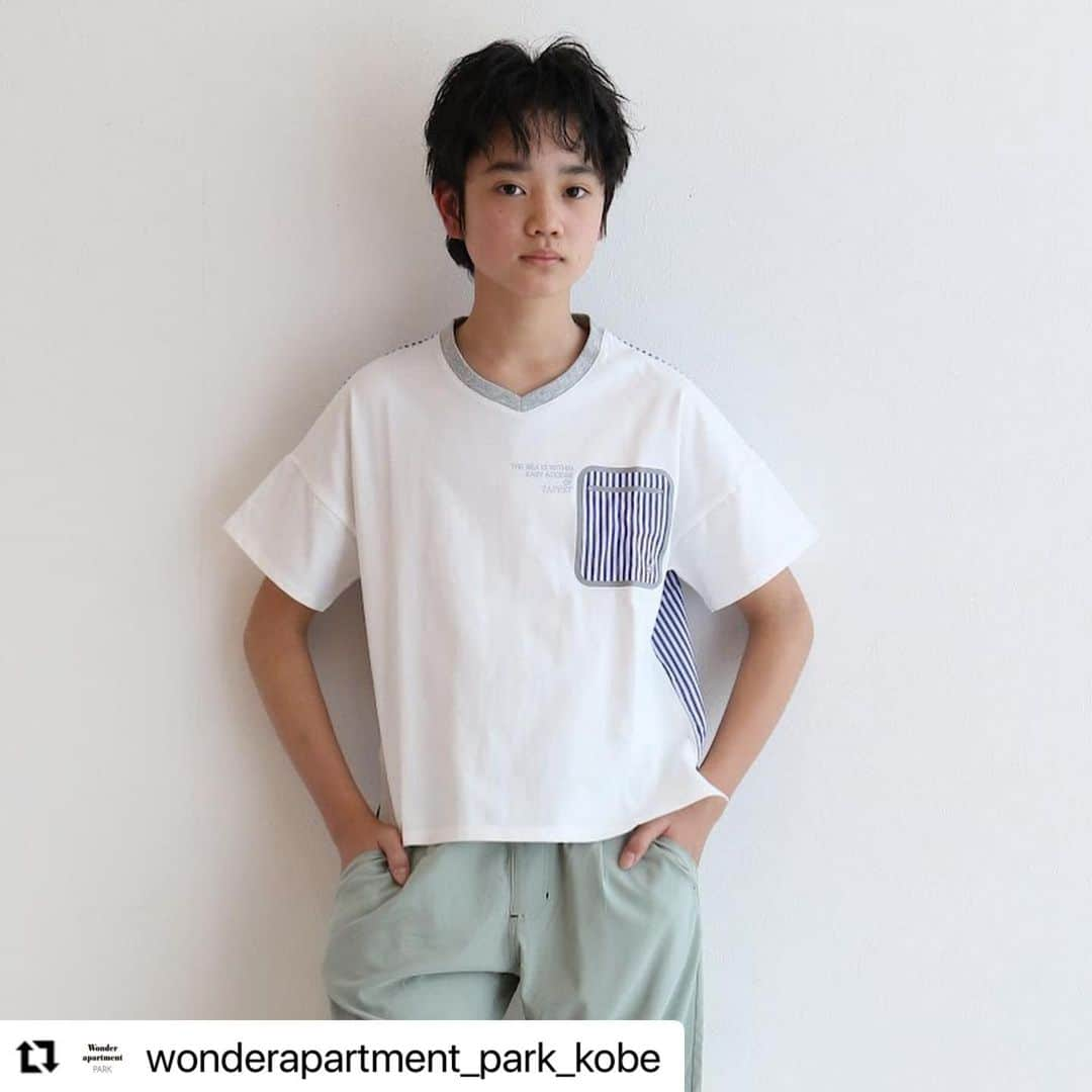 TAPPETさんのインスタグラム写真 - (TAPPETInstagram)「#Repost @wonderapartment_park_kobe with @use.repost ・・・ ・ ・ ・ 【tappet】 ・ ・ ・ ストライプ柄の布帛生地をドッキングした異素材MIXの半袖Tシャツ👕 1枚で表情豊かなTシャツなので、シンプルになりがちな春夏の着こなしをアップデートしてくれます✨ 毎日の通園通学や、お出かけにも大活躍の1着です❣️ ・ ・ ○tappet 後ろストライプビッグVネック半袖Tシャツ ¥4,950(税込) ・ ・ ・ #maarook #wonderapartment #tappet #_nino_ #amiamie #lcopeck #officialteam #birthdayparty #kidsfashion #kidstyle #selectshop #マルーク #ワンダーアパートメント #タペット #ニノ #オフィシャルチーム #エルコペック #アミアミ #子供服 #キッズファッション #キッズスタイル #キッズコーデ  #リンクコーデ #セレクトショップ #Tシャツ」4月10日 12時54分 - tappet