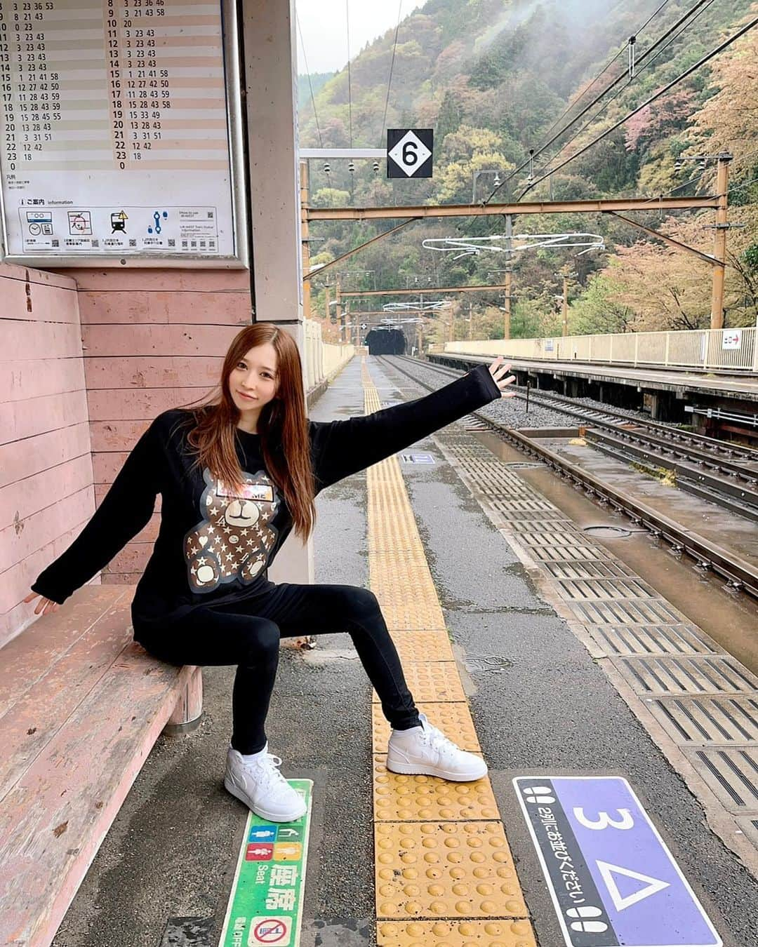 橘楓さんのインスタグラム写真 - (橘楓Instagram)「☔️🚃  嵐山🧸  . #関西#帰省#散歩#嵐山#渡月橋#金閣寺#世界遺産#旅#京都#奈良#大阪#旅#桜#お花見#インスタ映え#映えスポット#わくわく#🌸🌸🌸」4月10日 13時47分 - tachibana.kaede