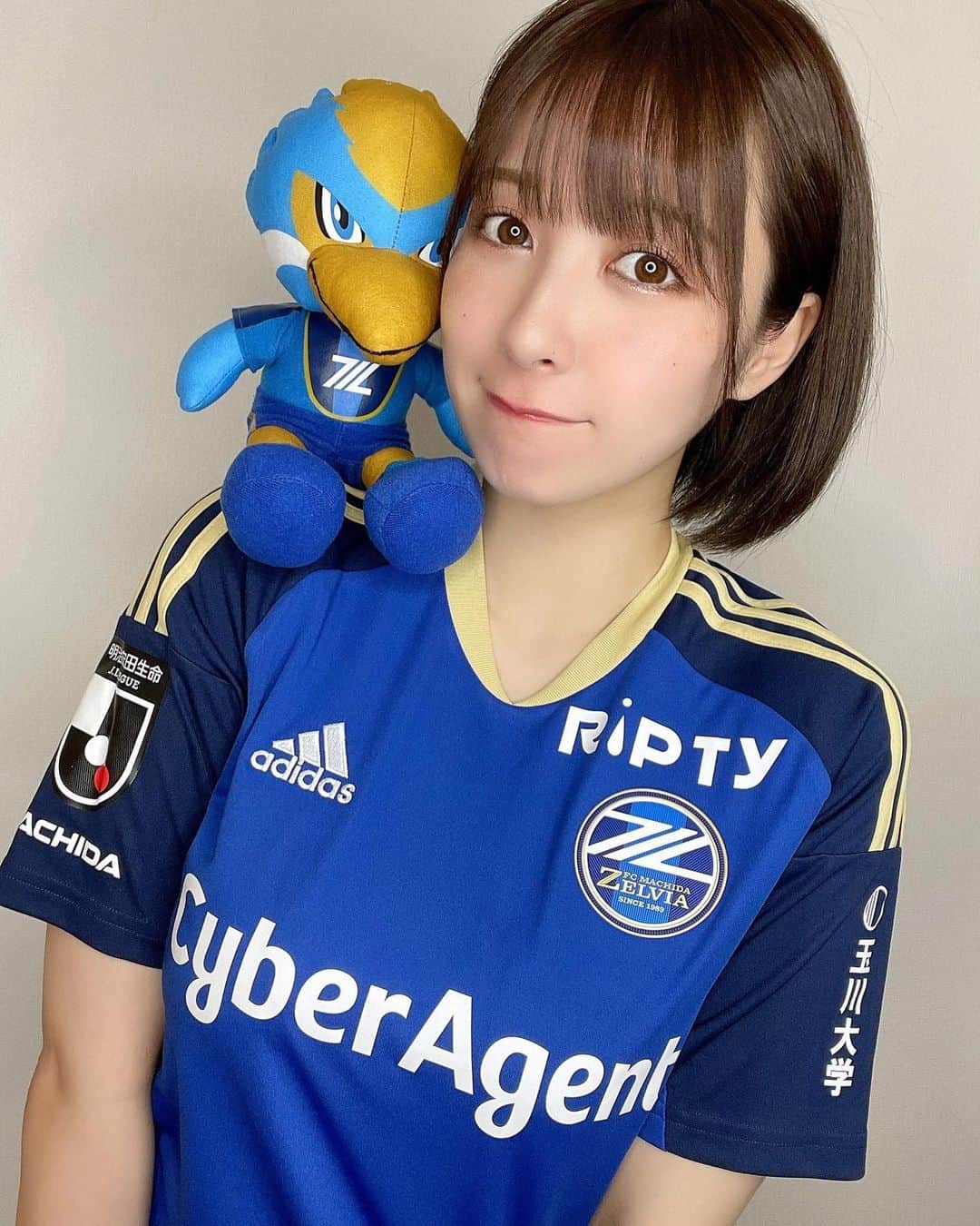 マグニファイエンタテインメント株式会社のインスタグラム：「@shiooo1023  #紺野栞 #ゼルビア　#jリーグ女子  #グラビア　#シオリンク #エスデジタル #サマナーズウォー #YouTube」
