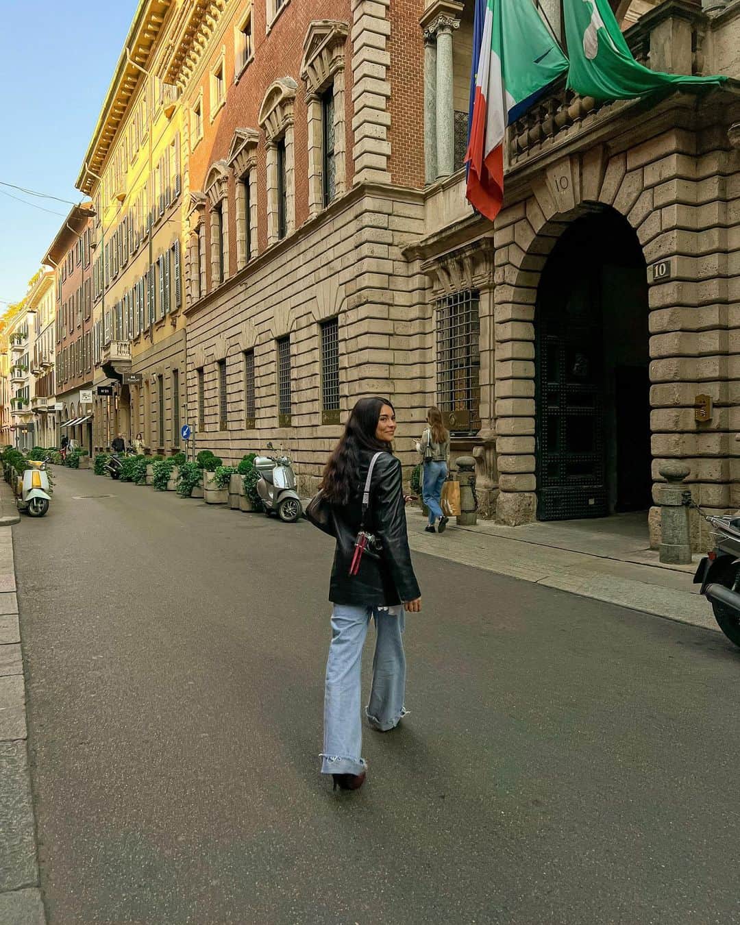 キラ・サントーロのインスタグラム：「Easter in Milano 🇮🇹✨」