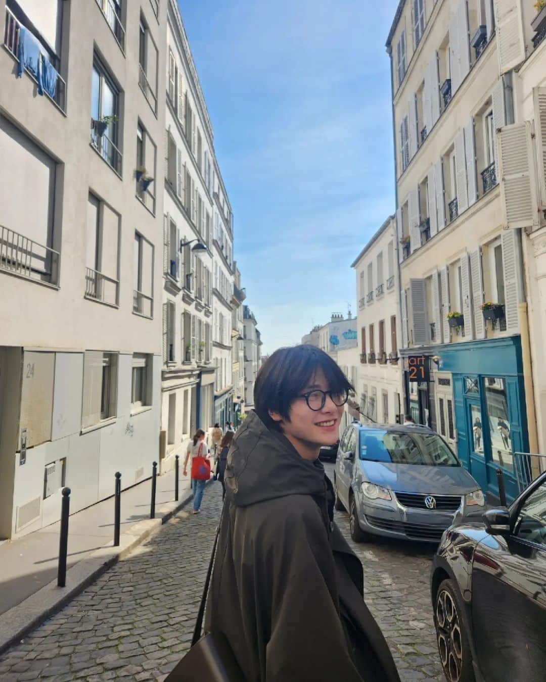 Stray Kidsさんのインスタグラム写真 - (Stray KidsInstagram)「Paris 🥖 #StrayKids#STAY#OOTD#IN스타그램#🦊」4月10日 5時26分 - realstraykids