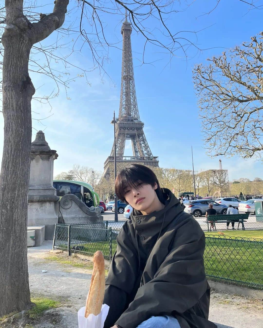 Stray Kidsさんのインスタグラム写真 - (Stray KidsInstagram)「Paris 🥖 #StrayKids#STAY#OOTD#IN스타그램#🦊」4月10日 5時26分 - realstraykids