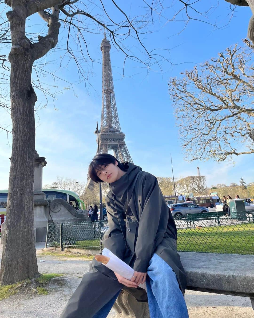 Stray Kidsさんのインスタグラム写真 - (Stray KidsInstagram)「Paris 🥖 #StrayKids#STAY#OOTD#IN스타그램#🦊」4月10日 5時26分 - realstraykids