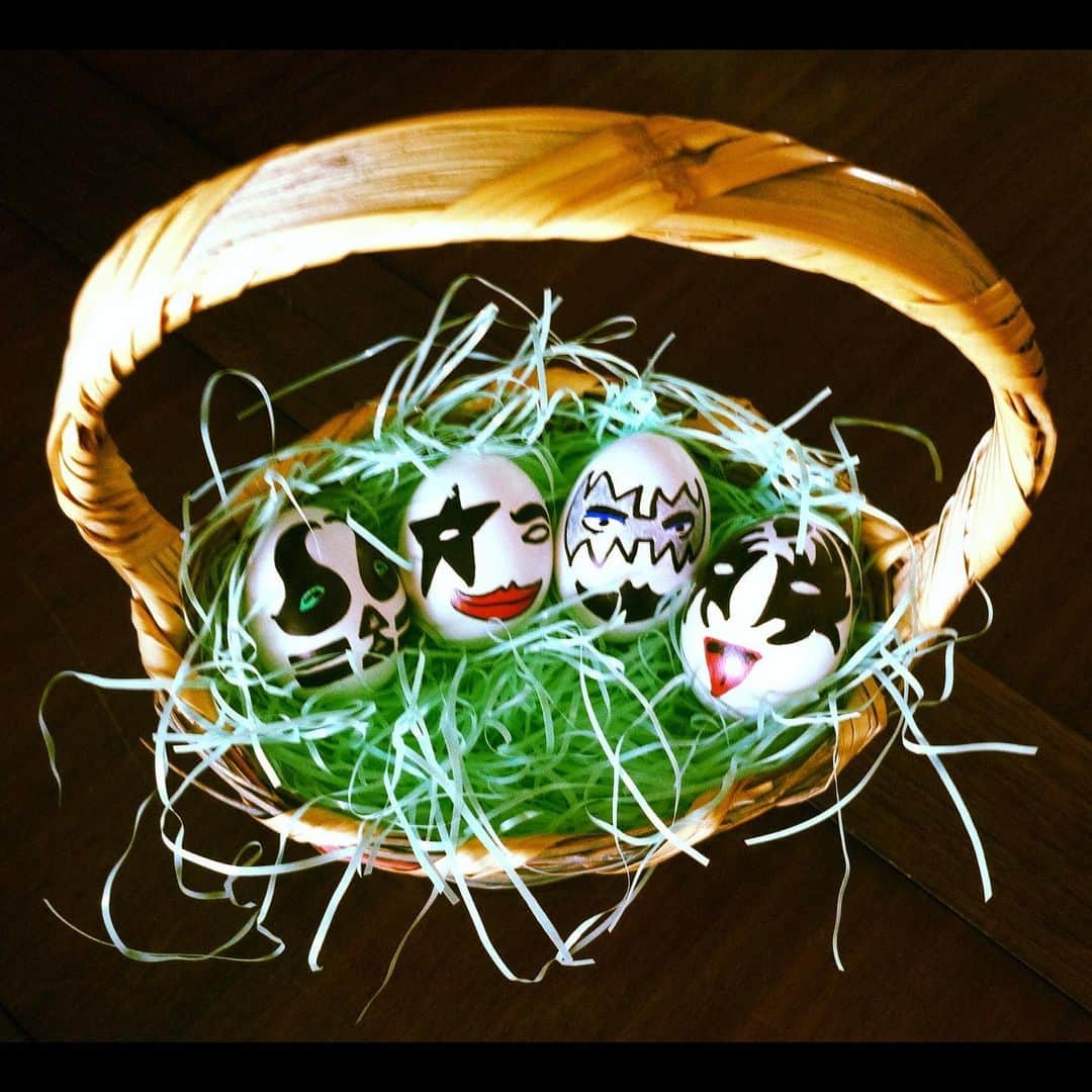 ジュディ・グリアのインスタグラム：「Happy Easter everyone!!」