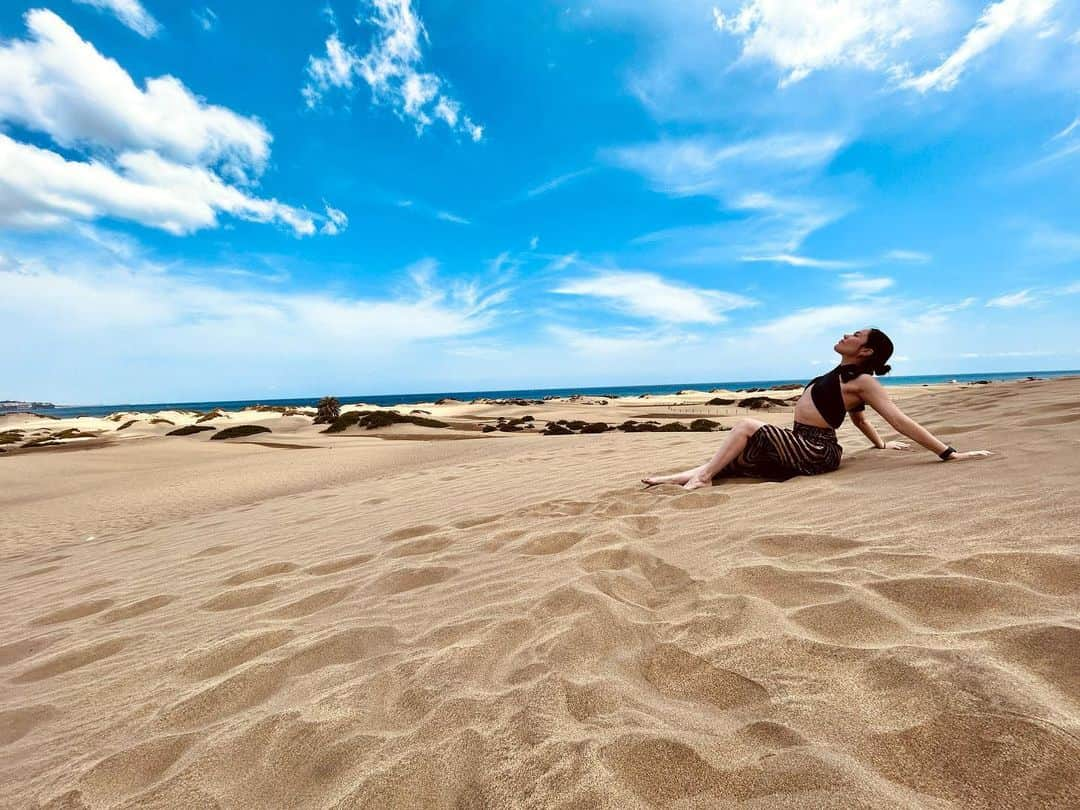 セリア・ロブレドのインスタグラム：「🌊」