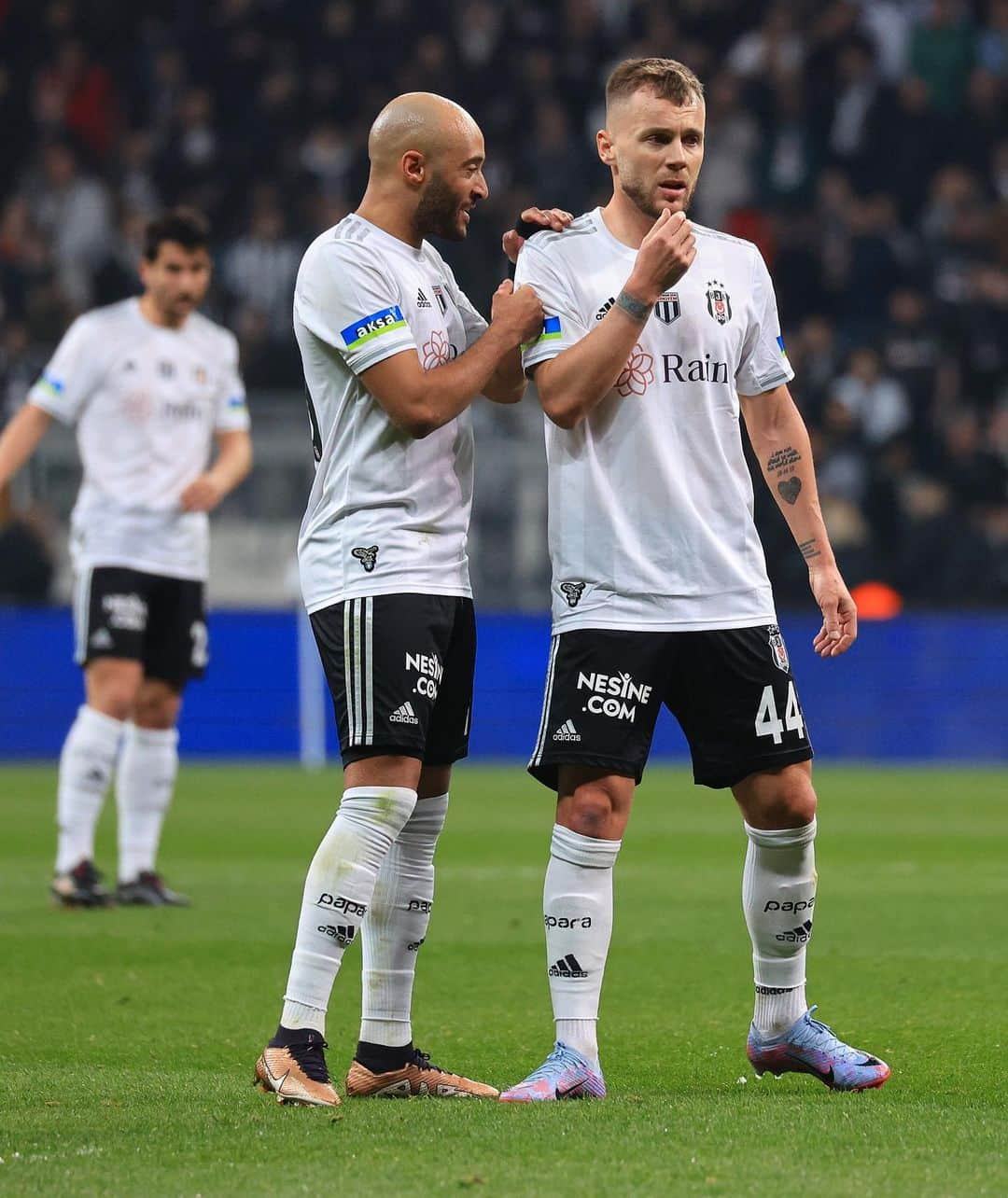 アレクサンドル・マキシムのインスタグラム：「3️⃣➕  Enjoying every minute ⚽️🏃‍♂️  @besiktas」