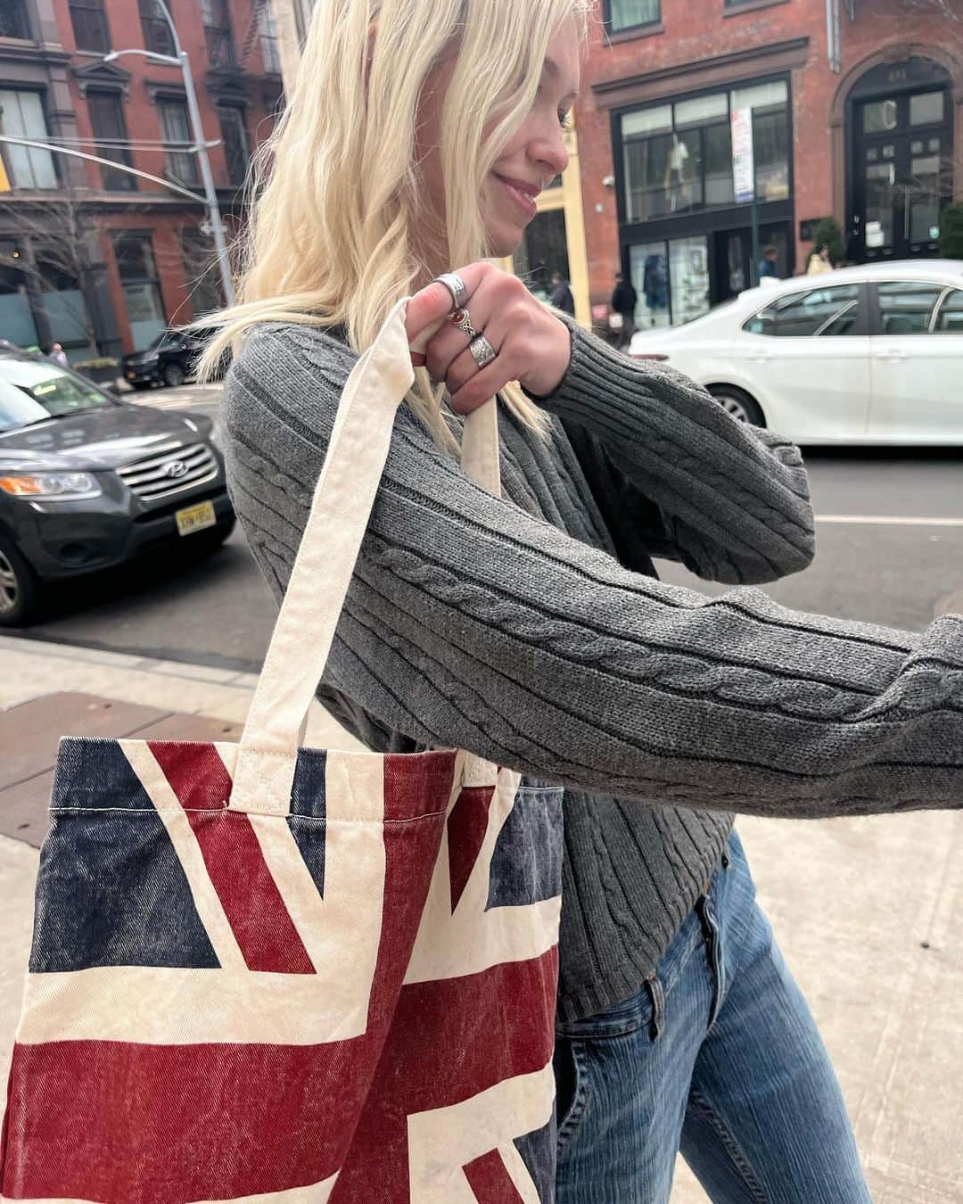 ブランディメルビルのインスタグラム：「#brandyusa」