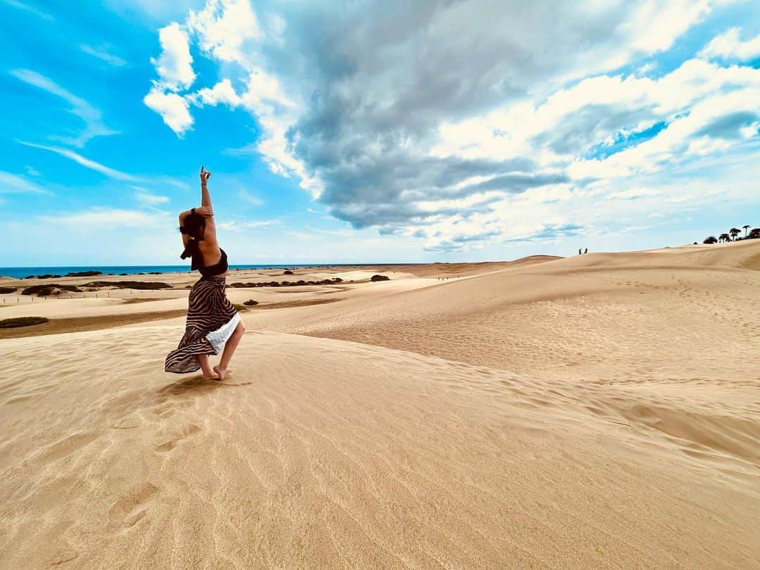 セリア・ロブレドのインスタグラム：「☀️」