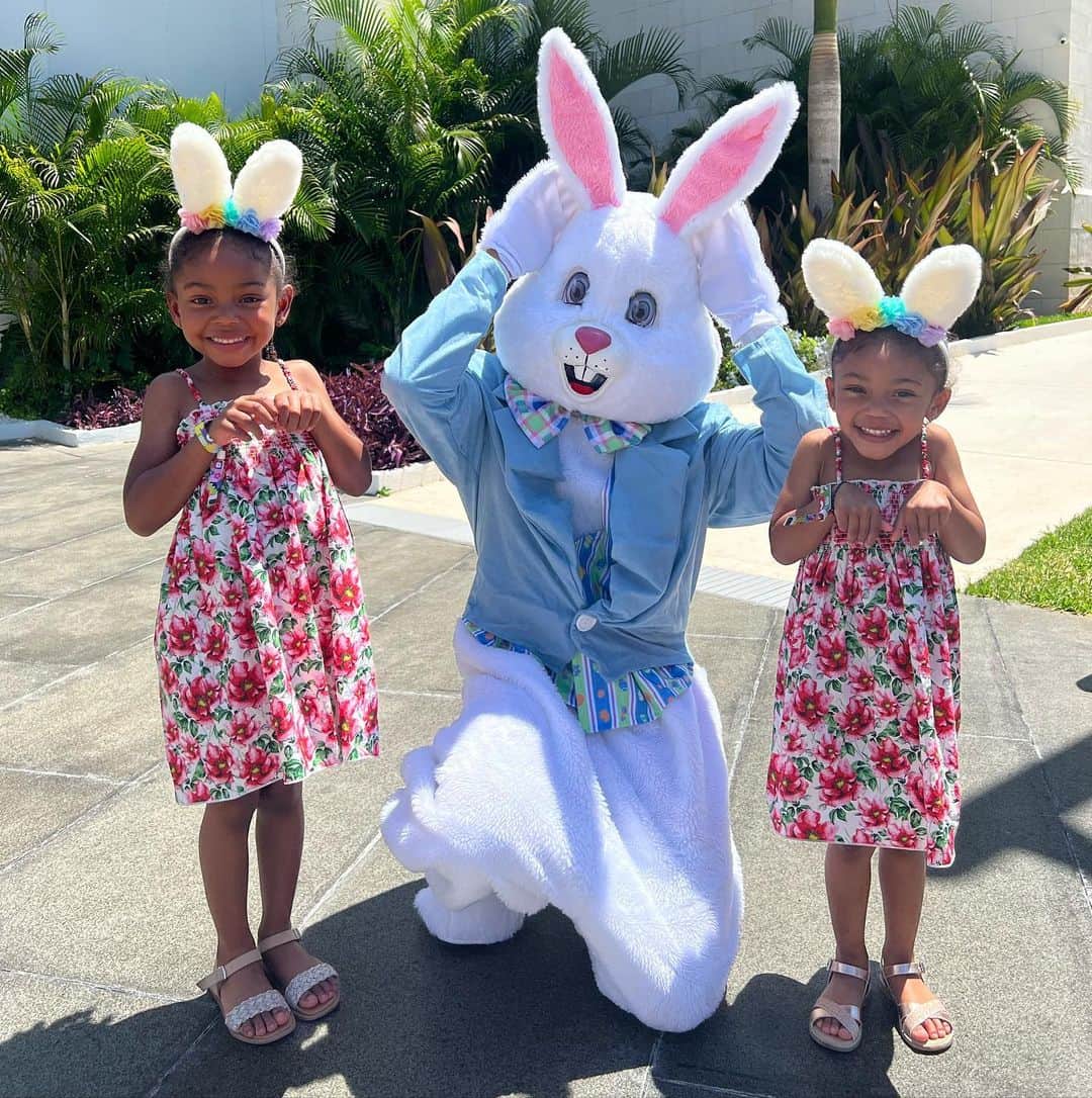 シャネル・イマンのインスタグラム：「Happy Easter 🐰 🌷🌸🌷 @nickresortrivieramaya #NickResortRivieraMaya」
