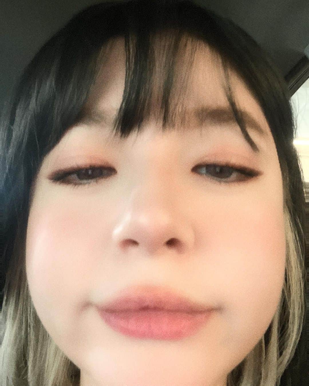 Shannonのインスタグラム：「Are we living our best lives yet? 🥹」