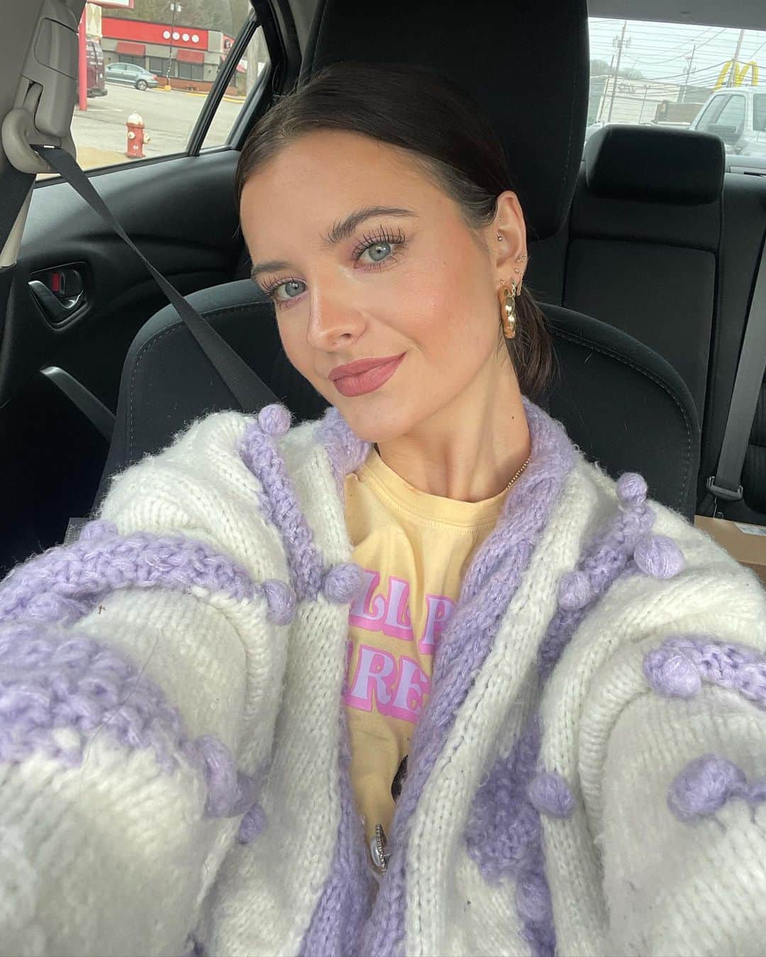 Brooke Marie Hylandのインスタグラム：「Peep young Brooke! Happy Easter!! 🥕🐣💝🐰」
