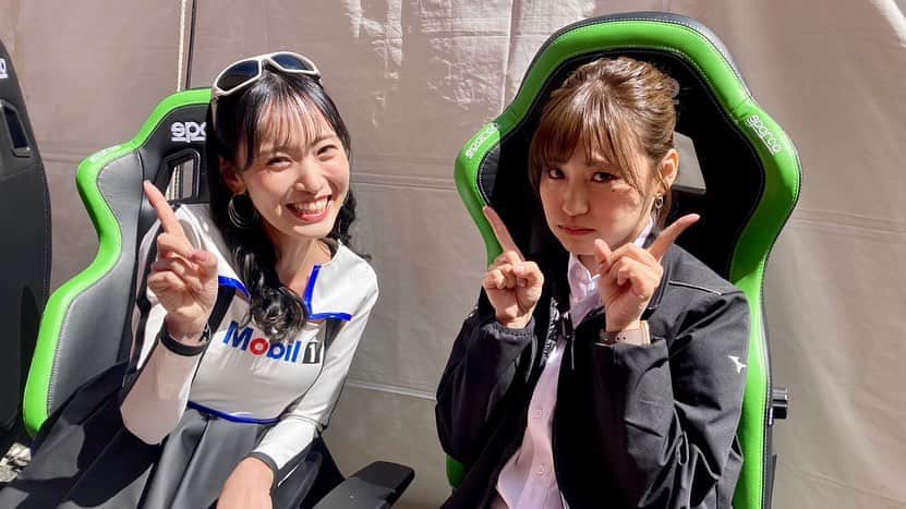 笠原美香さんのインスタグラム写真 - (笠原美香Instagram)「🎤 今シーズンは、 @miyabiiiii_kondooooo ちゃんと スペシャルサポーターってことで SFイベント広場を盛り上げていくみかっちゃんです🫶  イベントステージには 開幕戦からたくさんのゲスト、ドライバー、監督に来ていただきました✨ なかなか聞けないここだけのお話も飛び交っていたかもしれません🤫 色んなお話をしてくださりありがとうございました！&お集まりのお客様もありがとうございました！  まだまだへっぽこなのでがんばります🔥 とりあえずみやびちゃんの足の長さに対抗すべく！ 靴探しから始めます🙌(そこかいw)  今年から始まったモータースポーツのお仕事体験できるキッザニアもぜひ色んなお子さんに参加してもらいたいし  SFオリジナルグッズが今後も期待大だし  SFgoすごすぎるからみんなダウンロードしてほしいし  まさかのピンクのつなぎをきたチビミュラ子ちゃんいたし  レースクイーンになんか普通に友達紛れてたし  帰りの豚骨ラーメンスープまで飲み干しちゃったし  金曜日に関係者で行われた決起大会でこれからのSFのビジョンがたのしみだし(写真はMCを一緒にした笹川アナと豪華なディナー)  とりあえず開幕戦からハイレベルなフォーミュラレースを楽しんだ週末。 2レースあってお腹いっぱ胸胸いっぱい。 迫力あるレースはもちろんなんだかど ドライバーそれぞれに今日までのストーリーがあって ほんとジーンとくるものがありますます！  開幕戦みれてない。残念すぎる！て思っちゃっても まだ見逃したのは開幕戦だけなので次の鈴鹿からでも間に合いますっ！！ ぜひ今シーズンのスーパーフォーミュラに ご注目くださいっ🫶🫶🫶  @superformula_official  #SFormula  #superformula #SFjp #スーパーフォーミュラ」4月10日 14時19分 - mika.k419