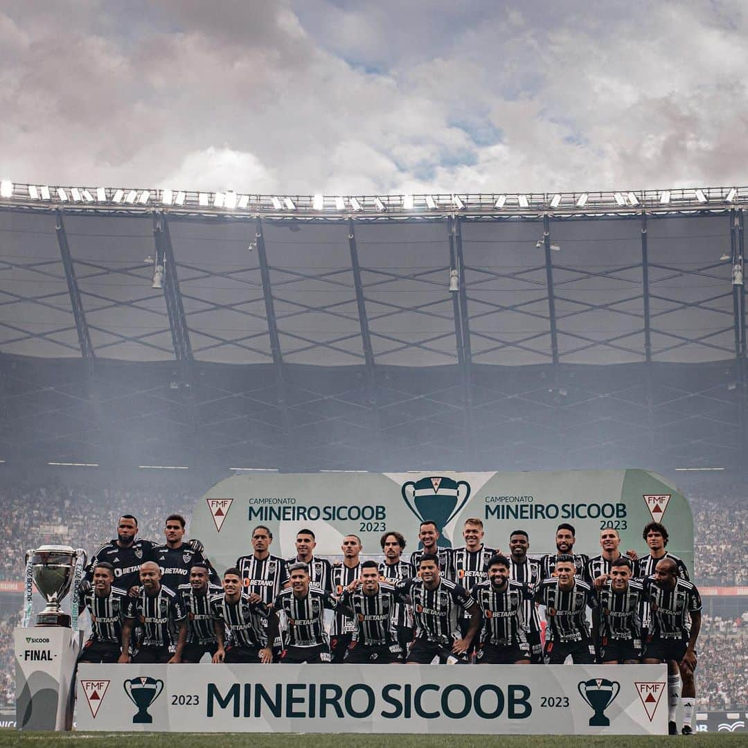 ドドのインスタグラム：「TETR4 CAMPEÃO MINEIRO 🔺🏆🐔 #GaloTetr4 #MinasTemdono #CampeonatoMineiro2023 #Campeão #GALO #CAM」